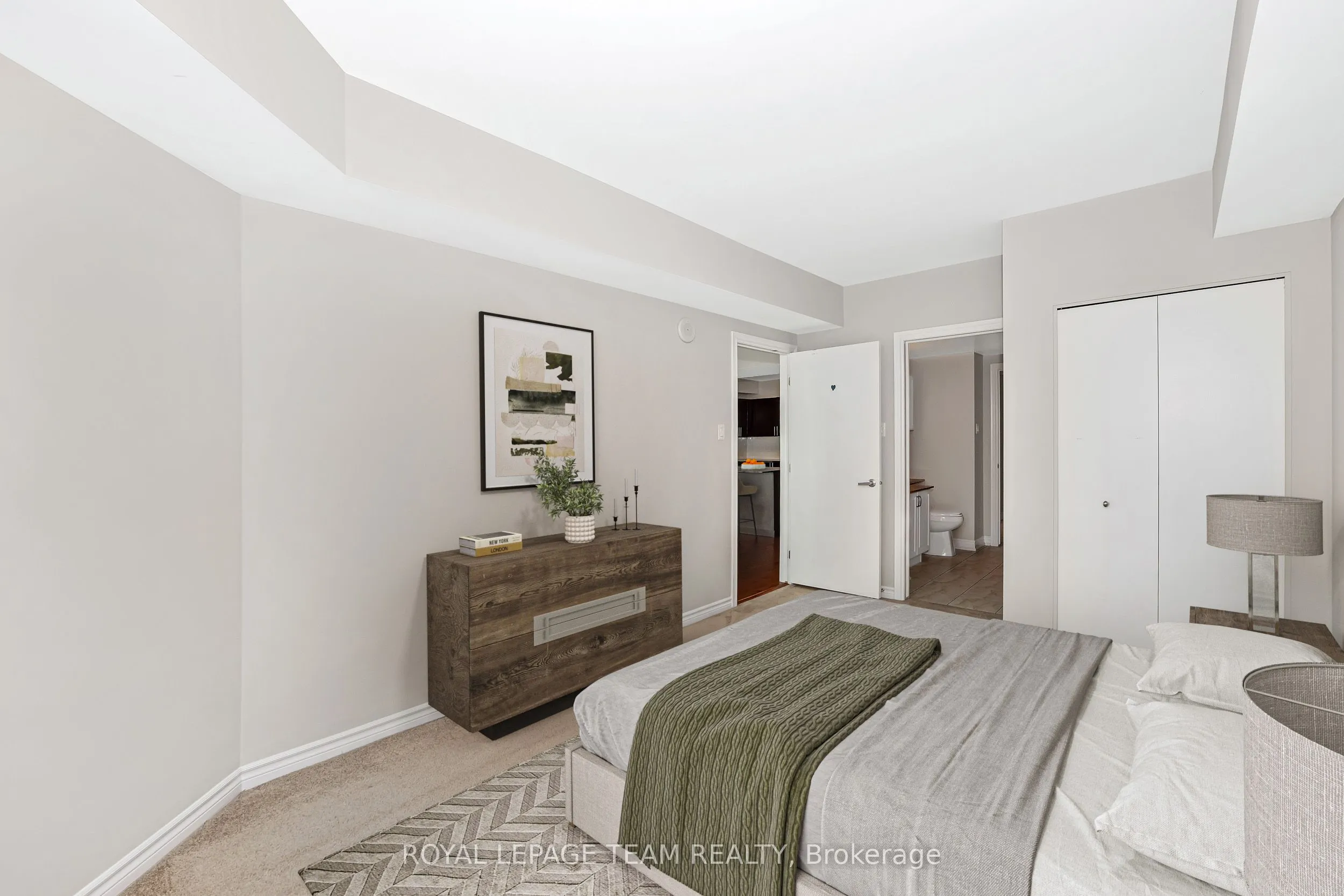 234 Rideau Street, #1404
