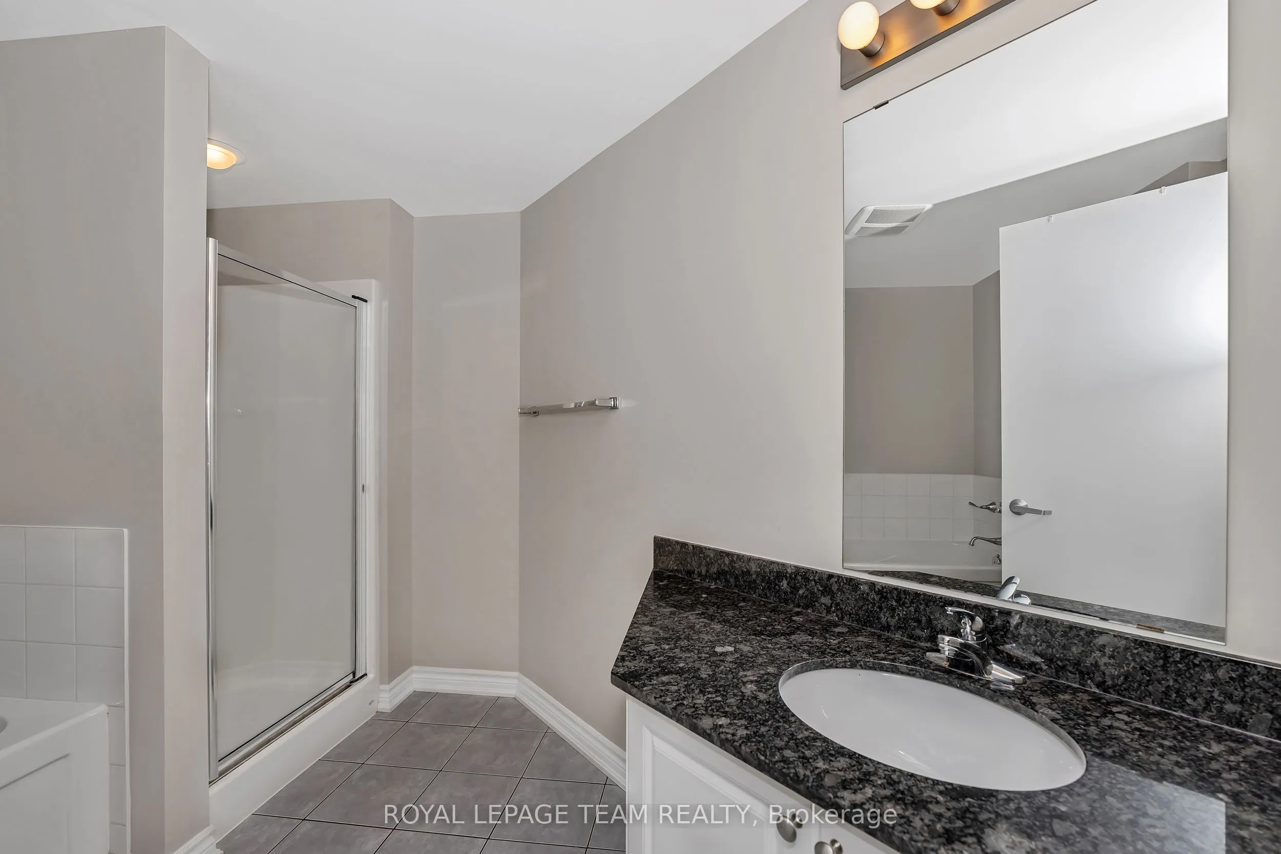234 Rideau Street, #1404