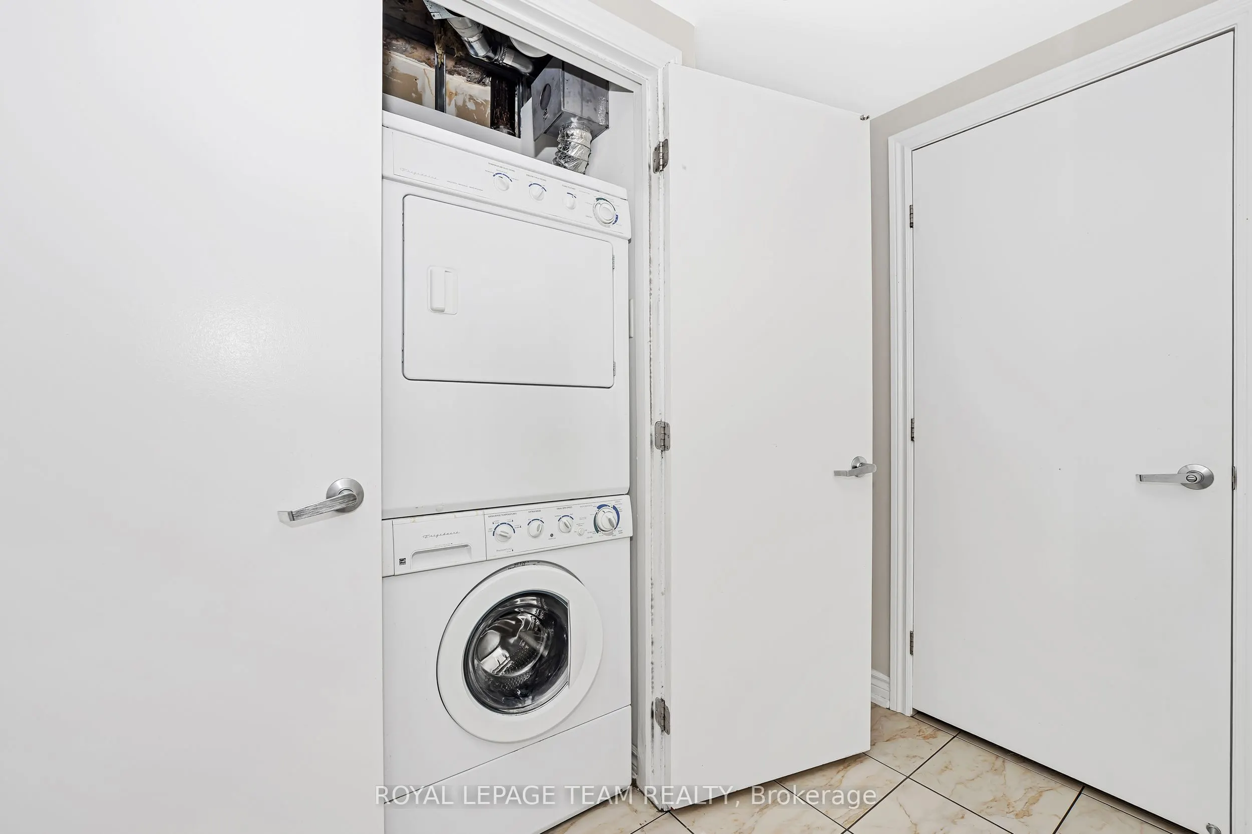 234 Rideau Street, #1404