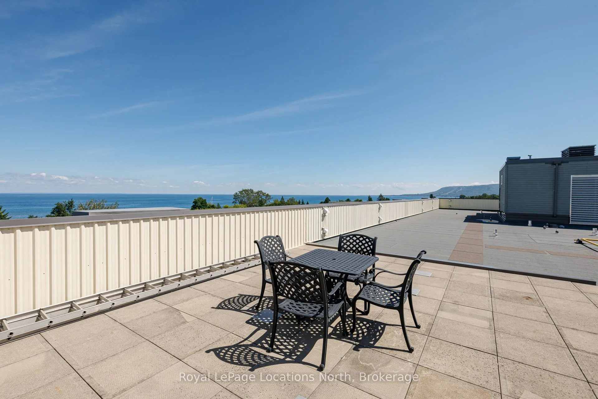10 Bay Street E, #207