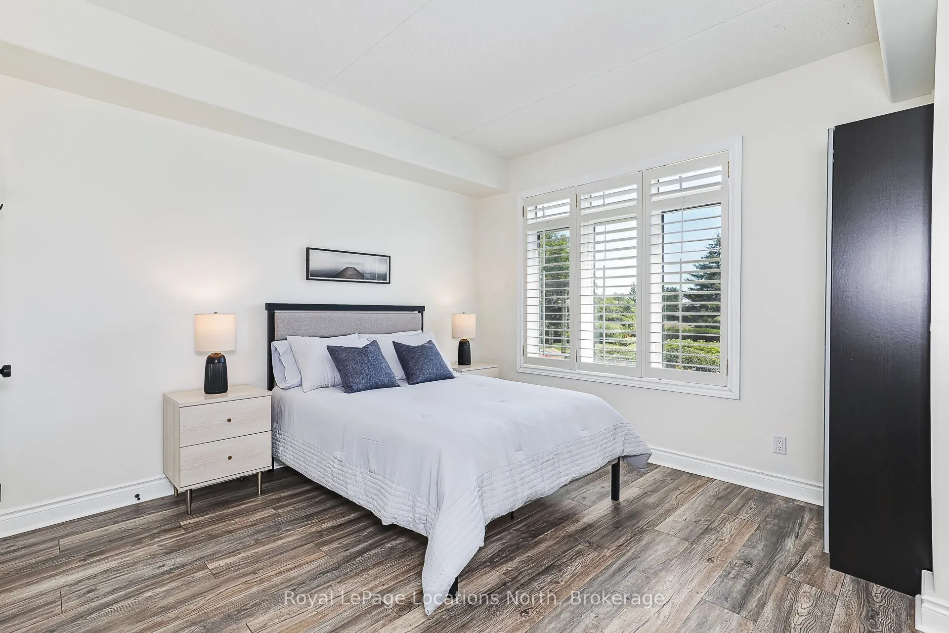 10 Bay Street E, #207