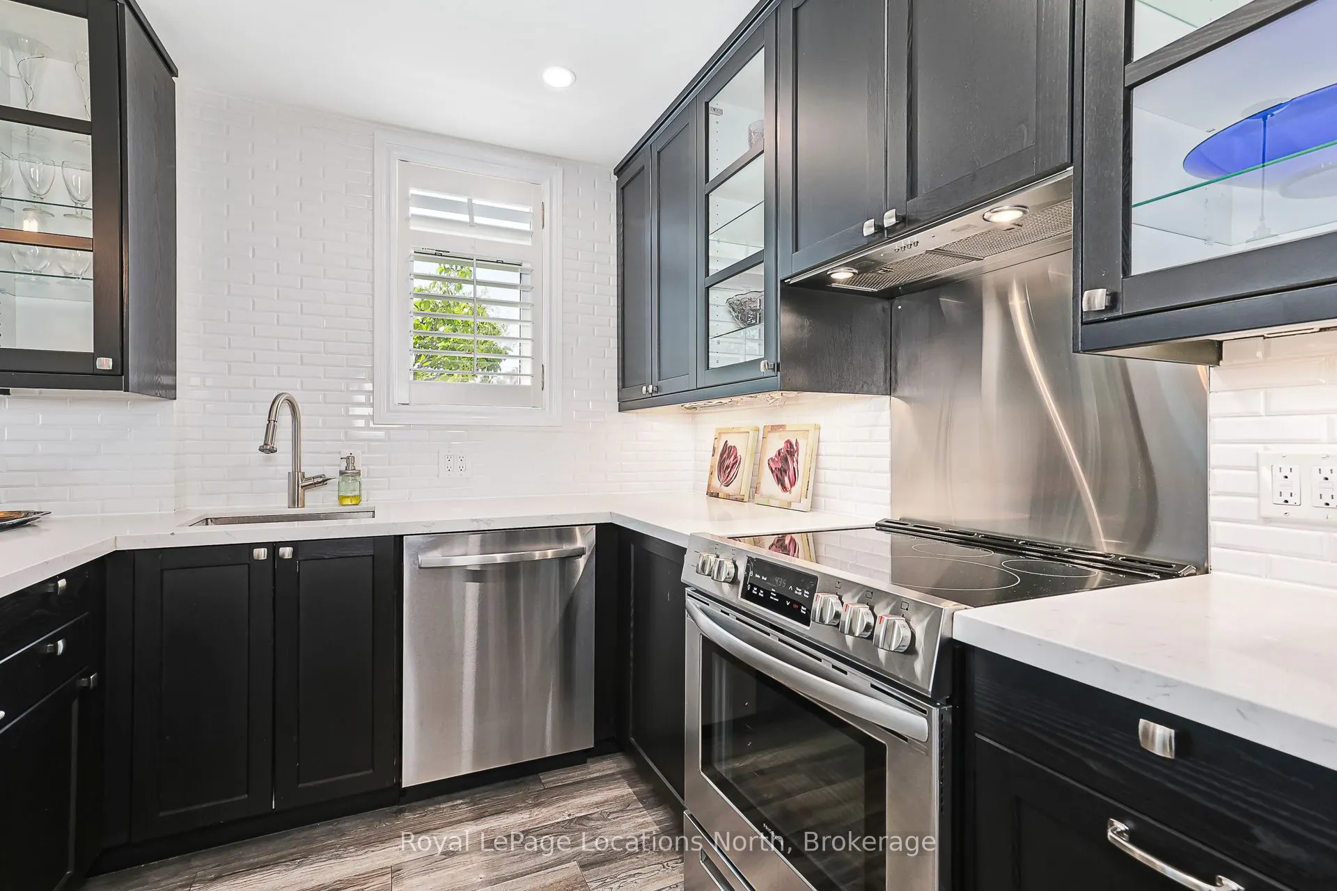 10 Bay Street E, #207