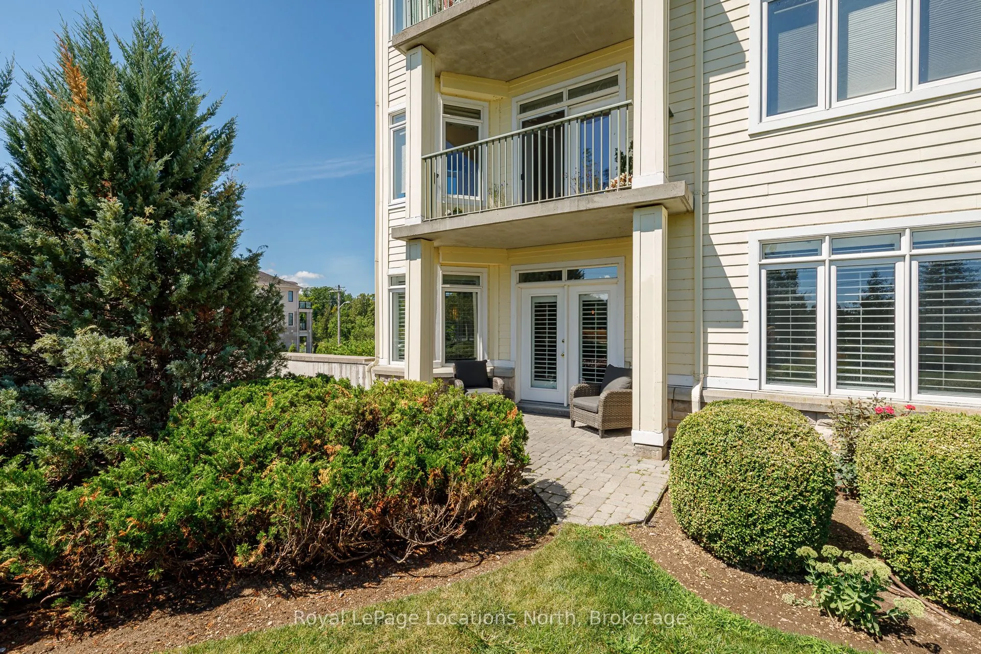 10 Bay Street E, #207