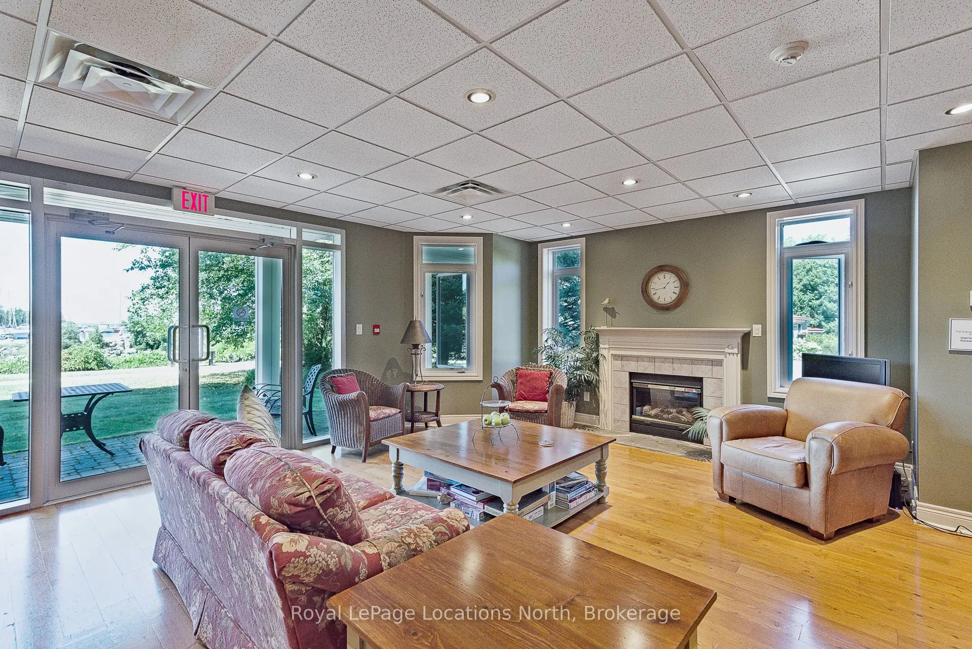 10 Bay Street E, #207