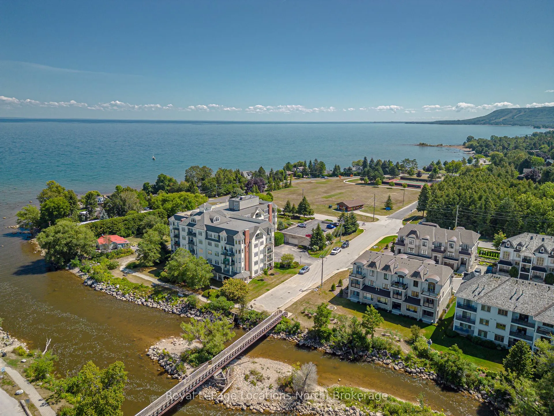 10 Bay Street E, #207