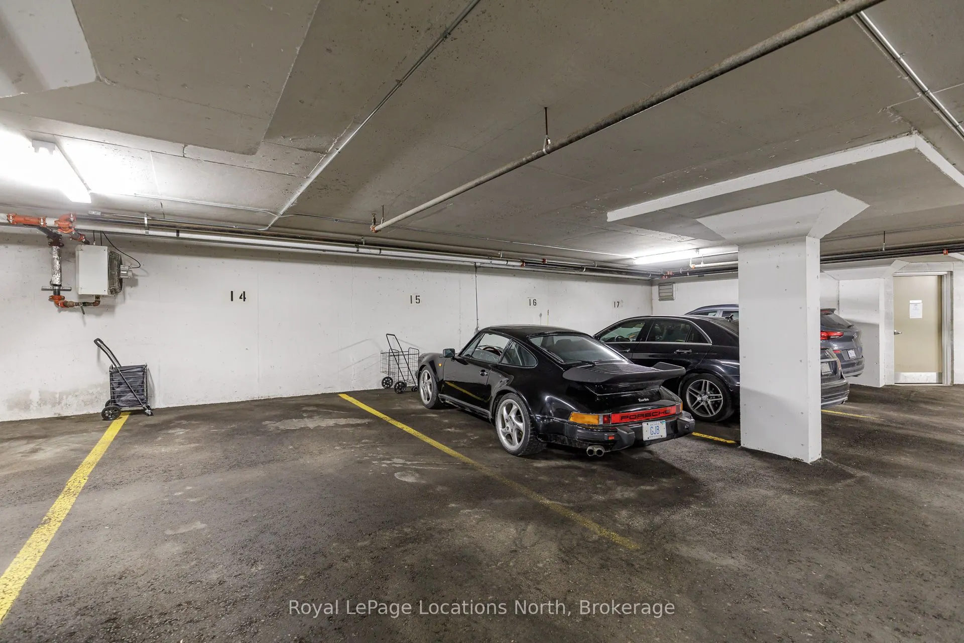 10 Bay Street E, #207