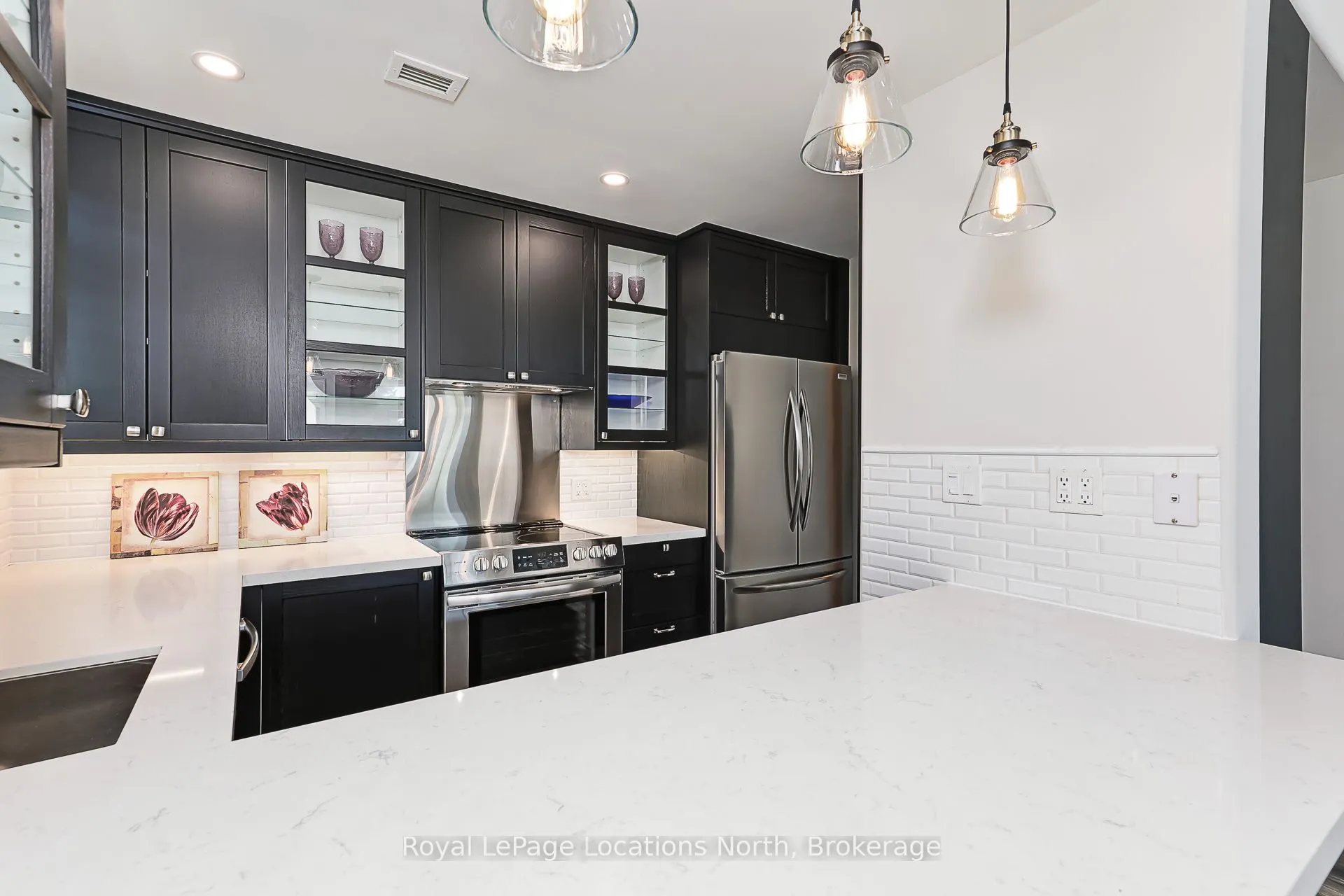 10 Bay Street E, #207
