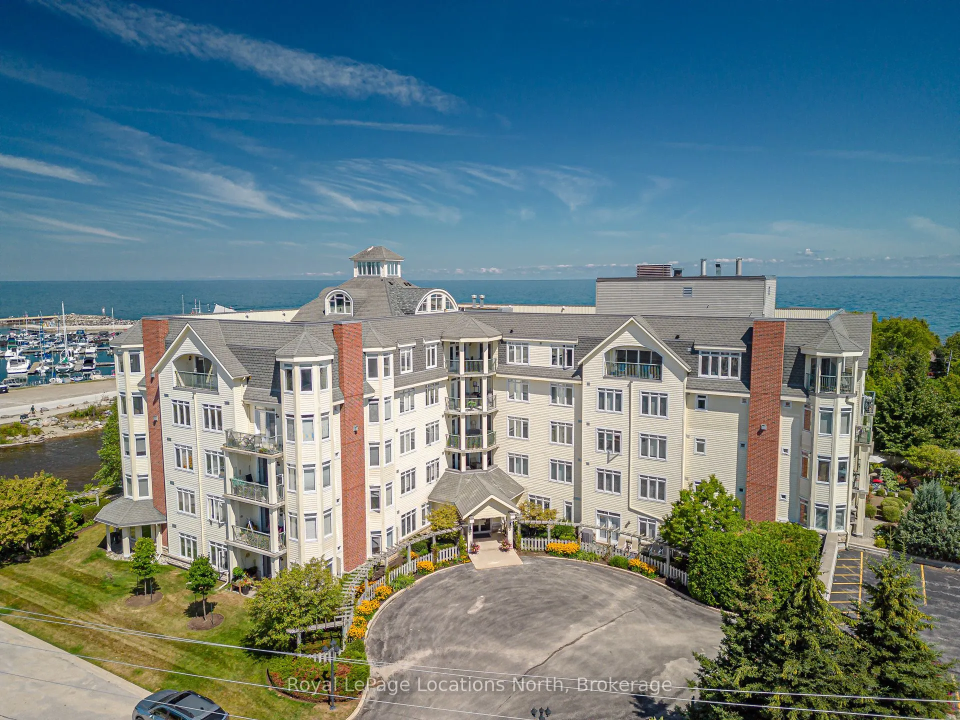 10 Bay Street E, #207