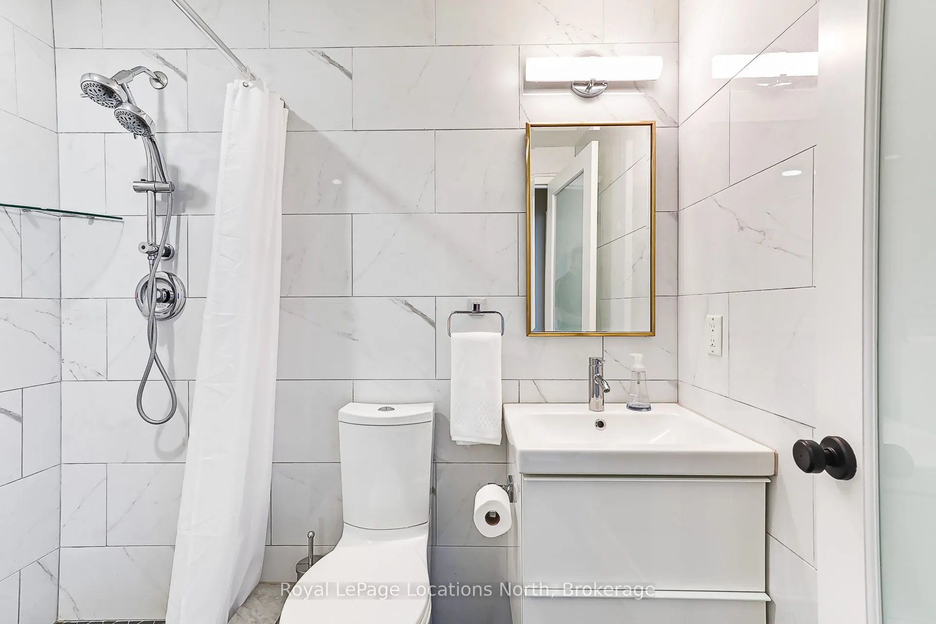 10 Bay Street E, #207