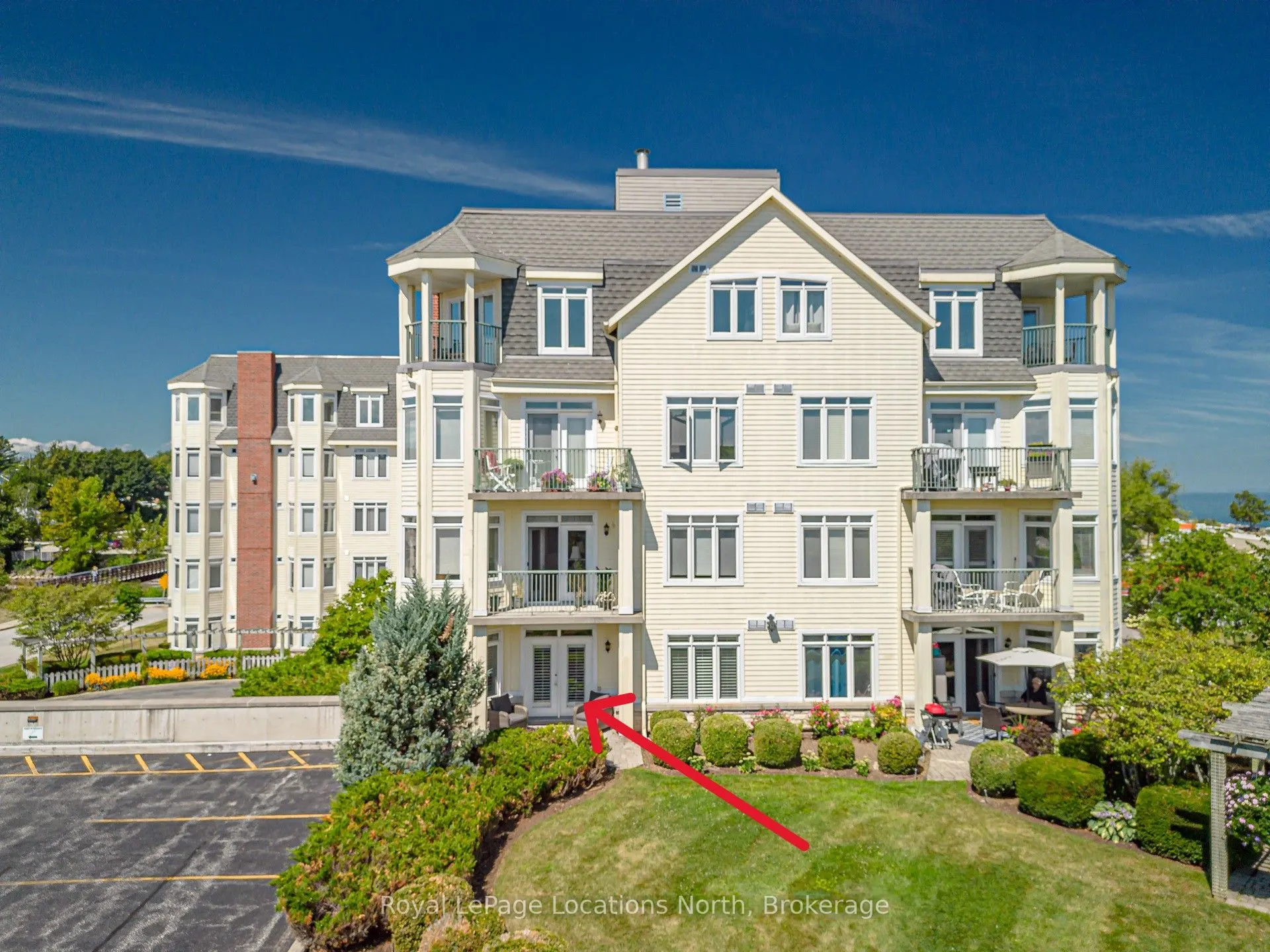10 Bay Street E, #207