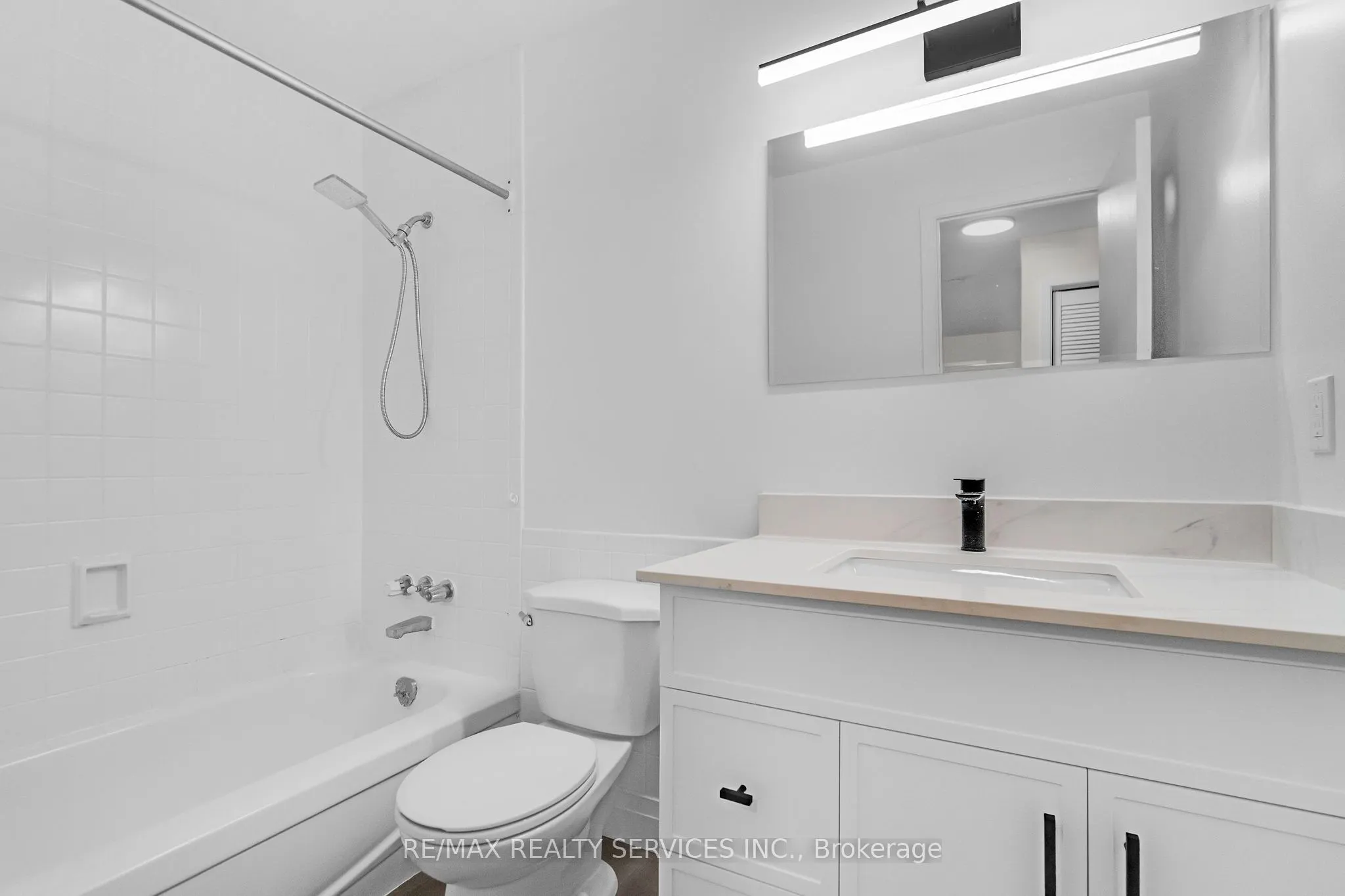 4218 Portage Road, #305