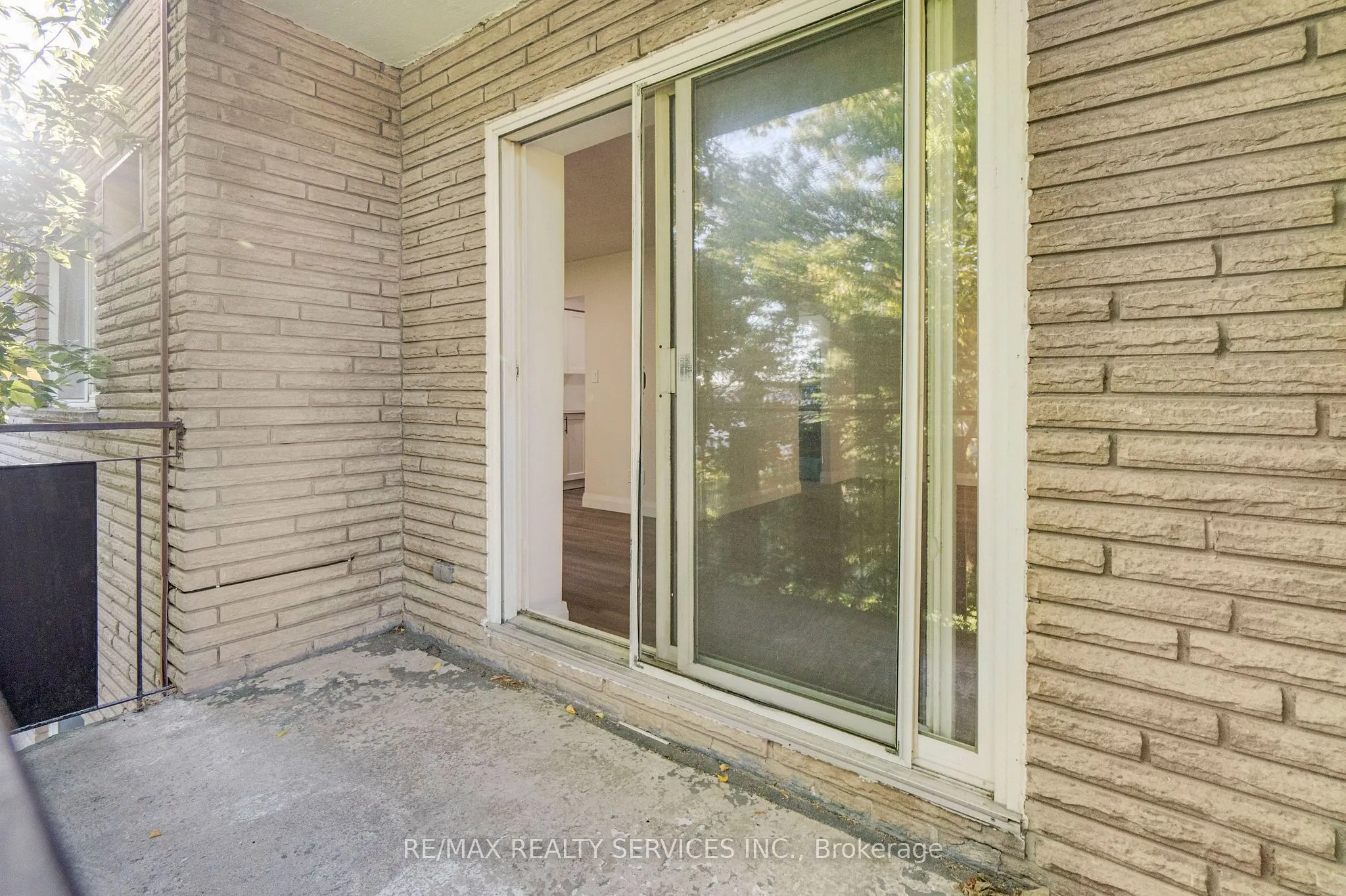 4218 Portage Road, #305