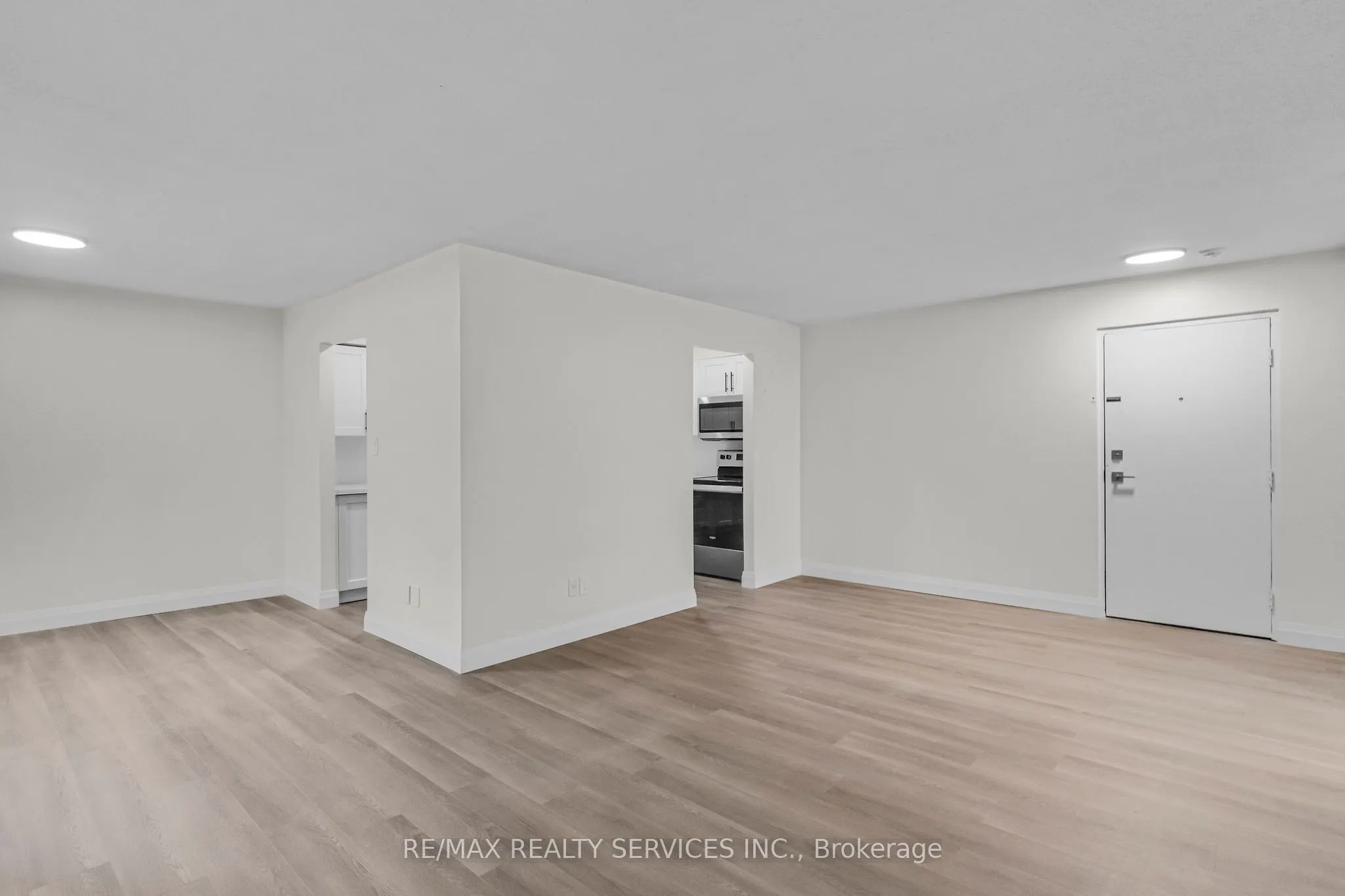 4218 Portage Road, #305