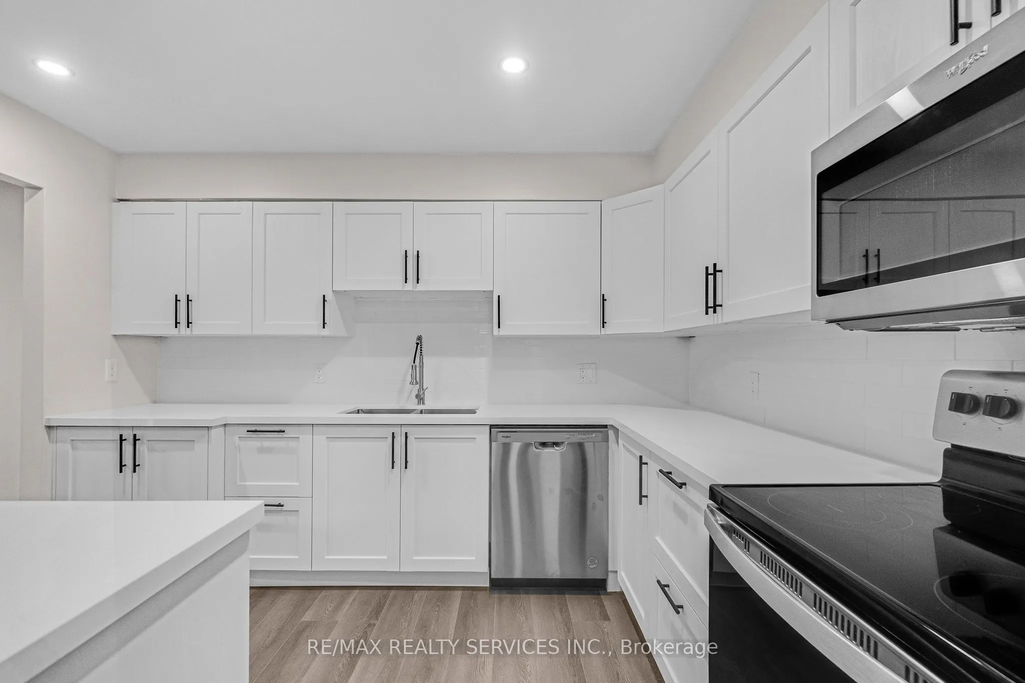 4218 Portage Road, #305