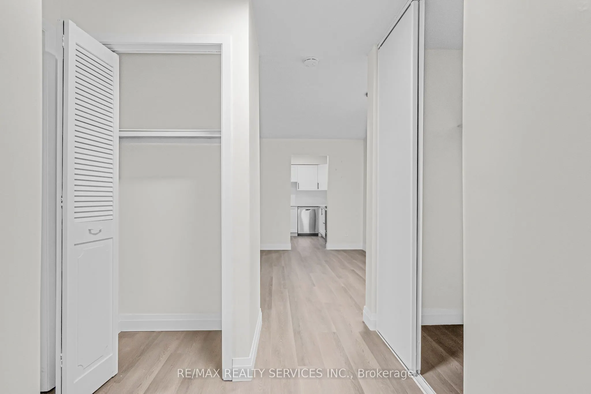 4218 Portage Road, #305