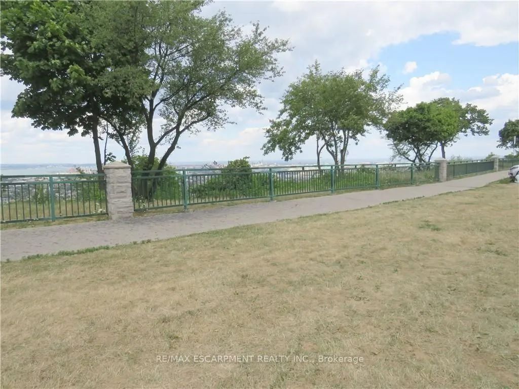 30 Summit Avenue, #307