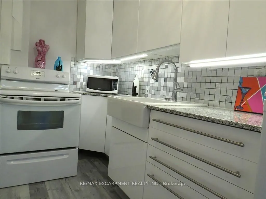 30 Summit Avenue, #307