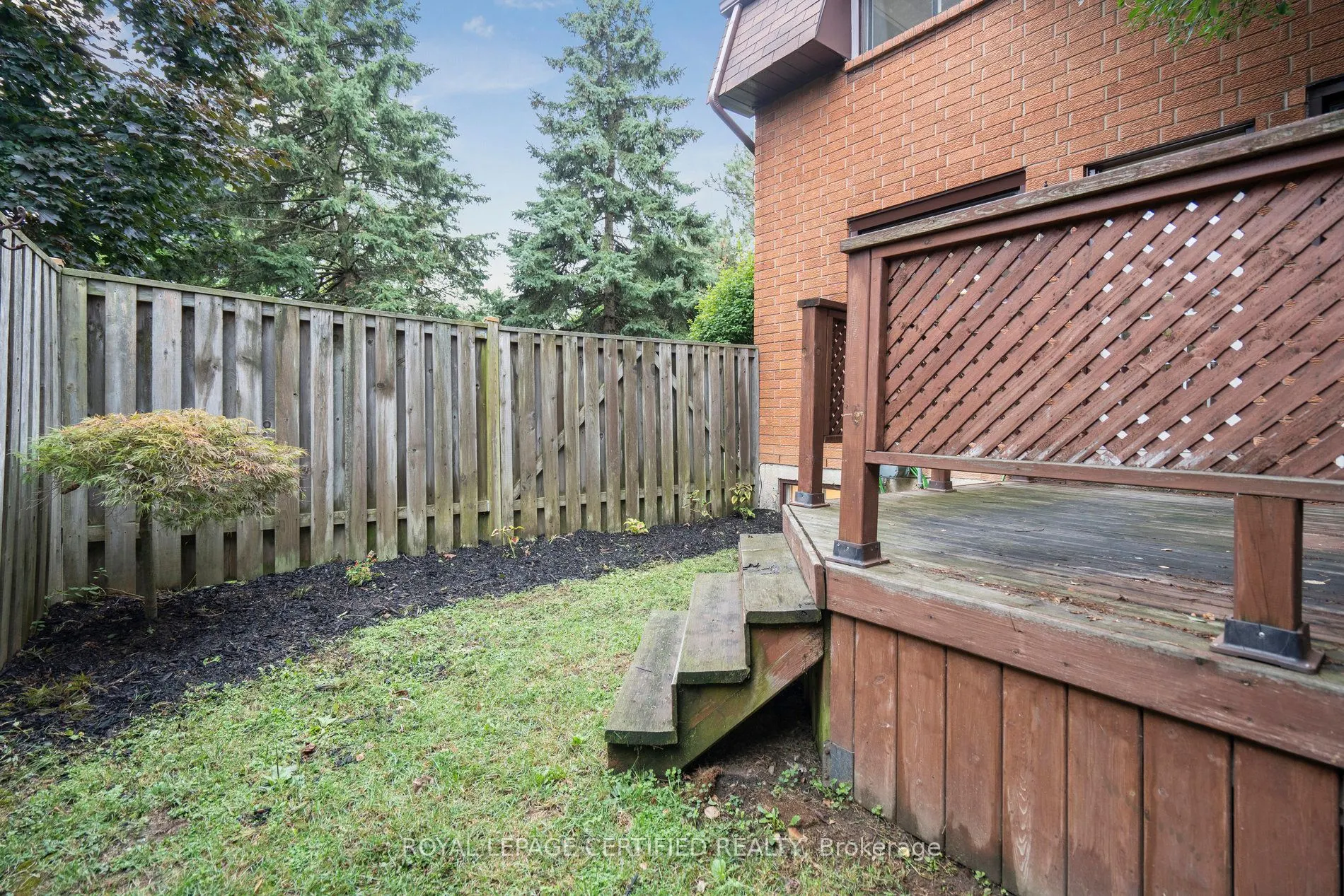 444 Stone Church Road W, #L1