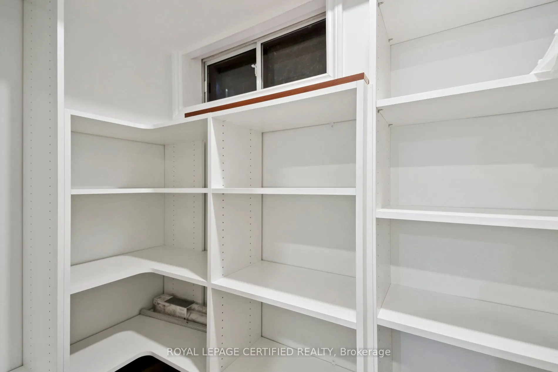 444 Stone Church Road W, #L1