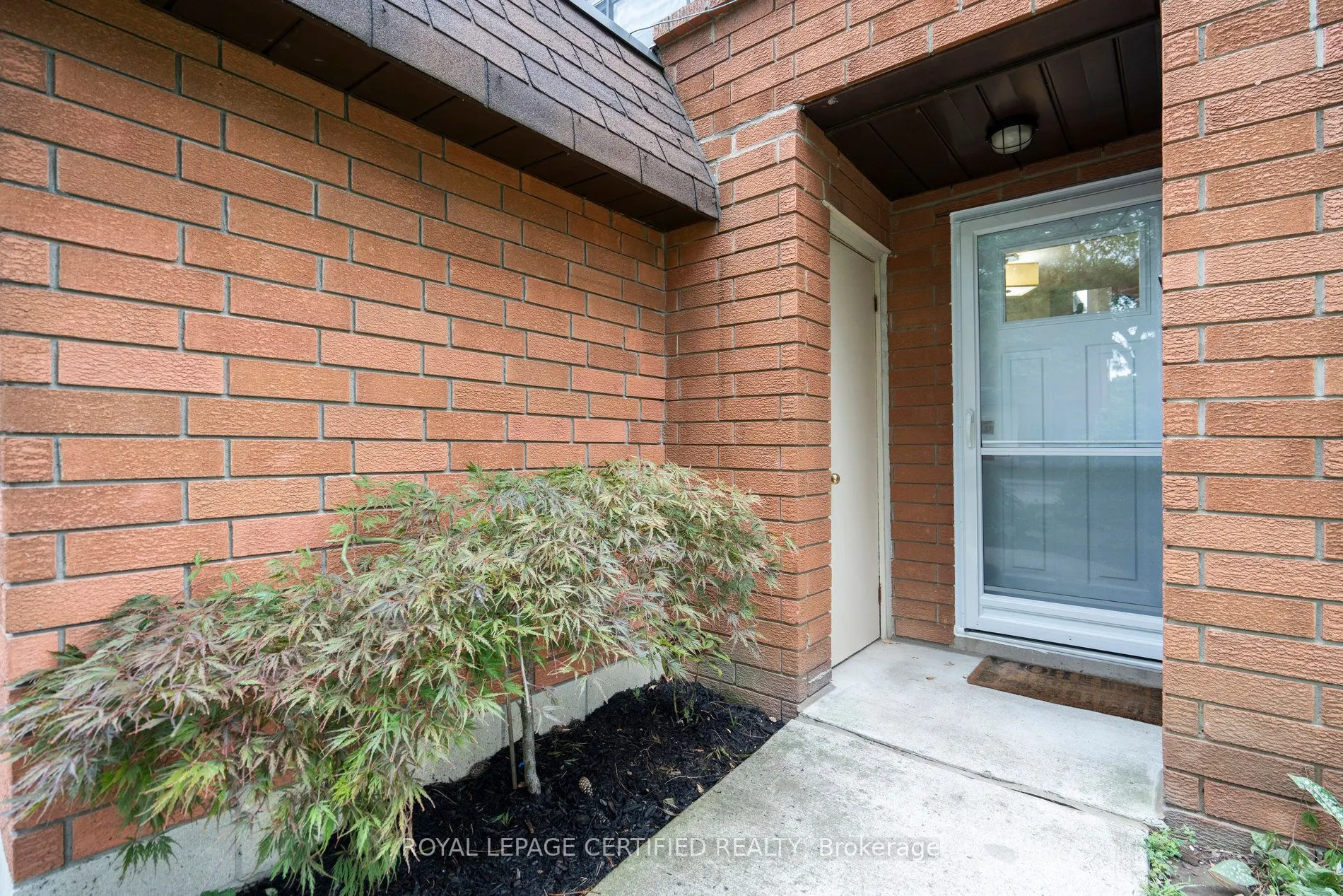 444 Stone Church Road W, #L1