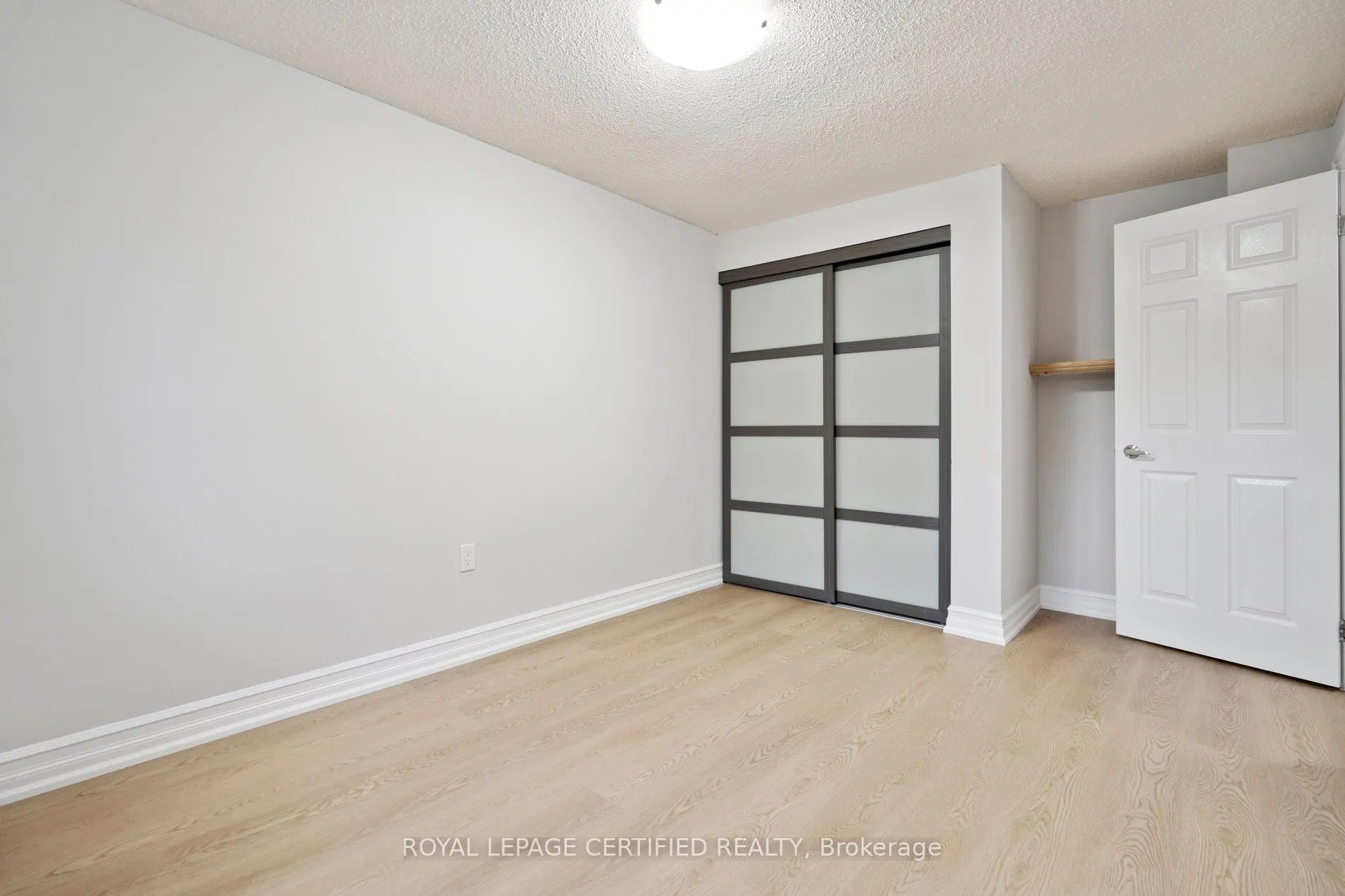 444 Stone Church Road W, #L1