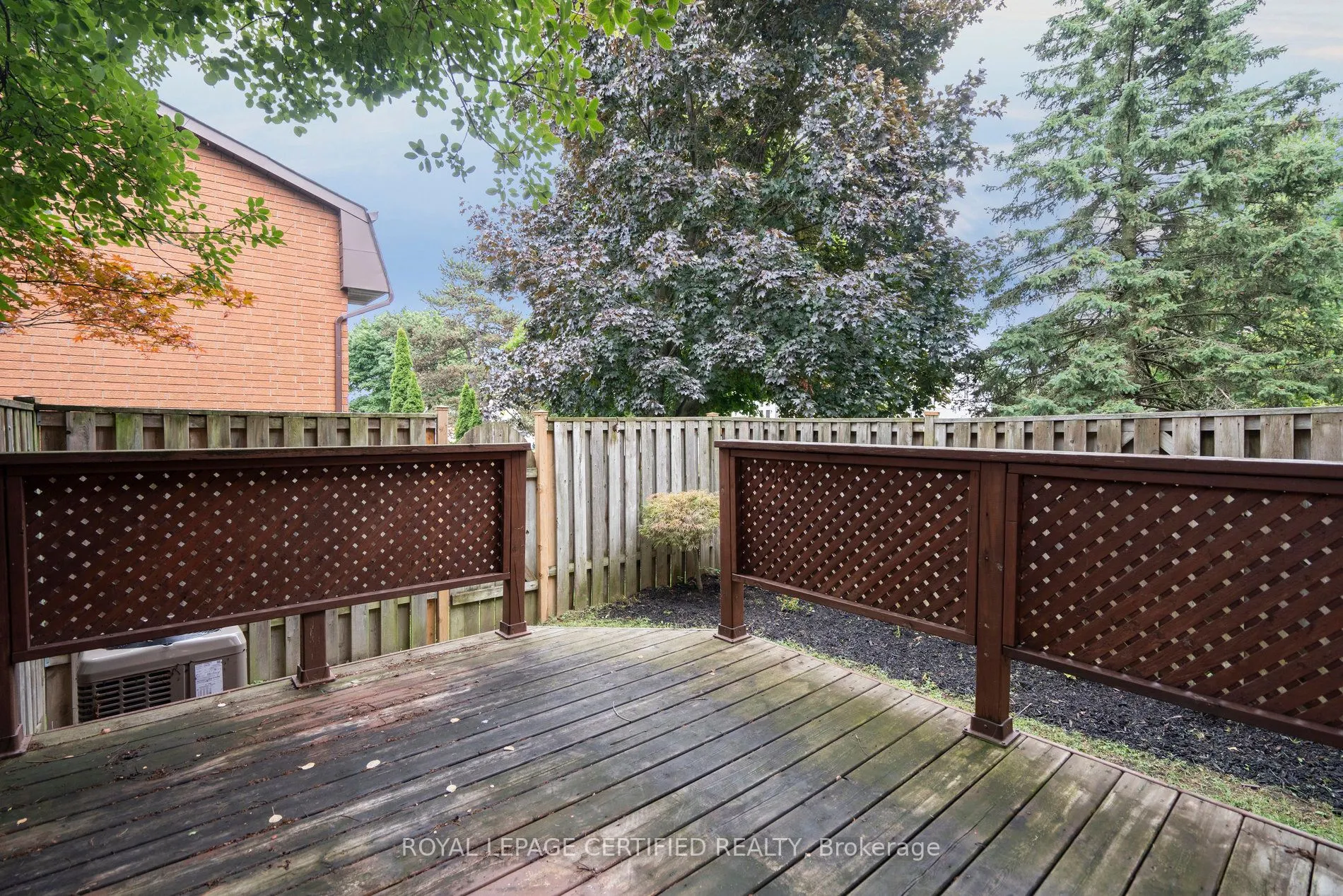 444 Stone Church Road W, #L1