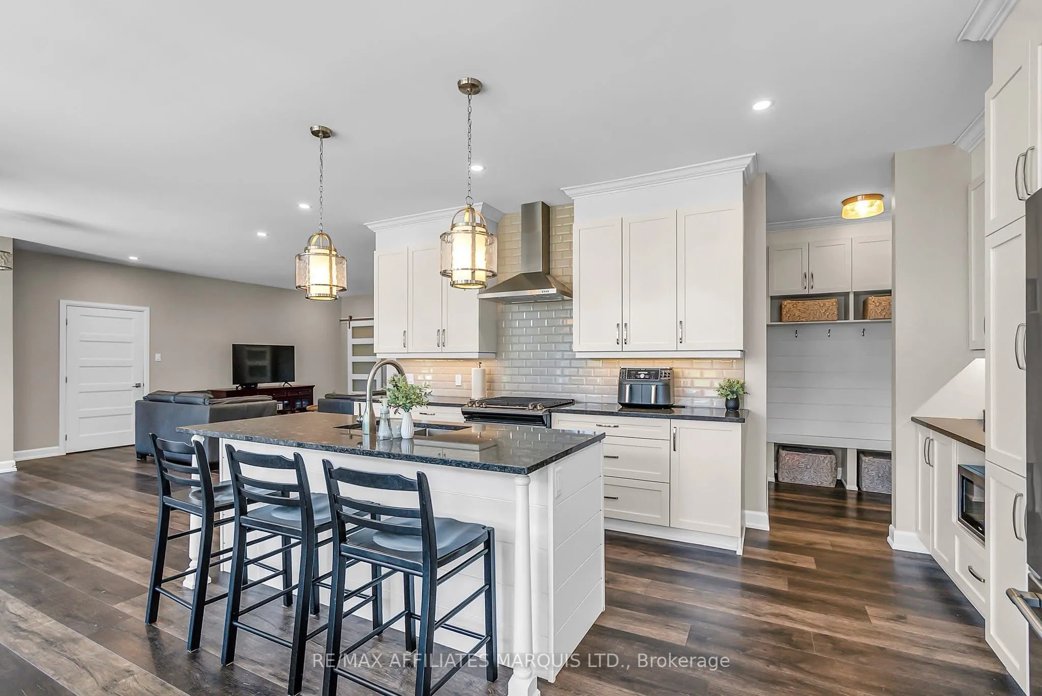 20531 Old Montreal Road