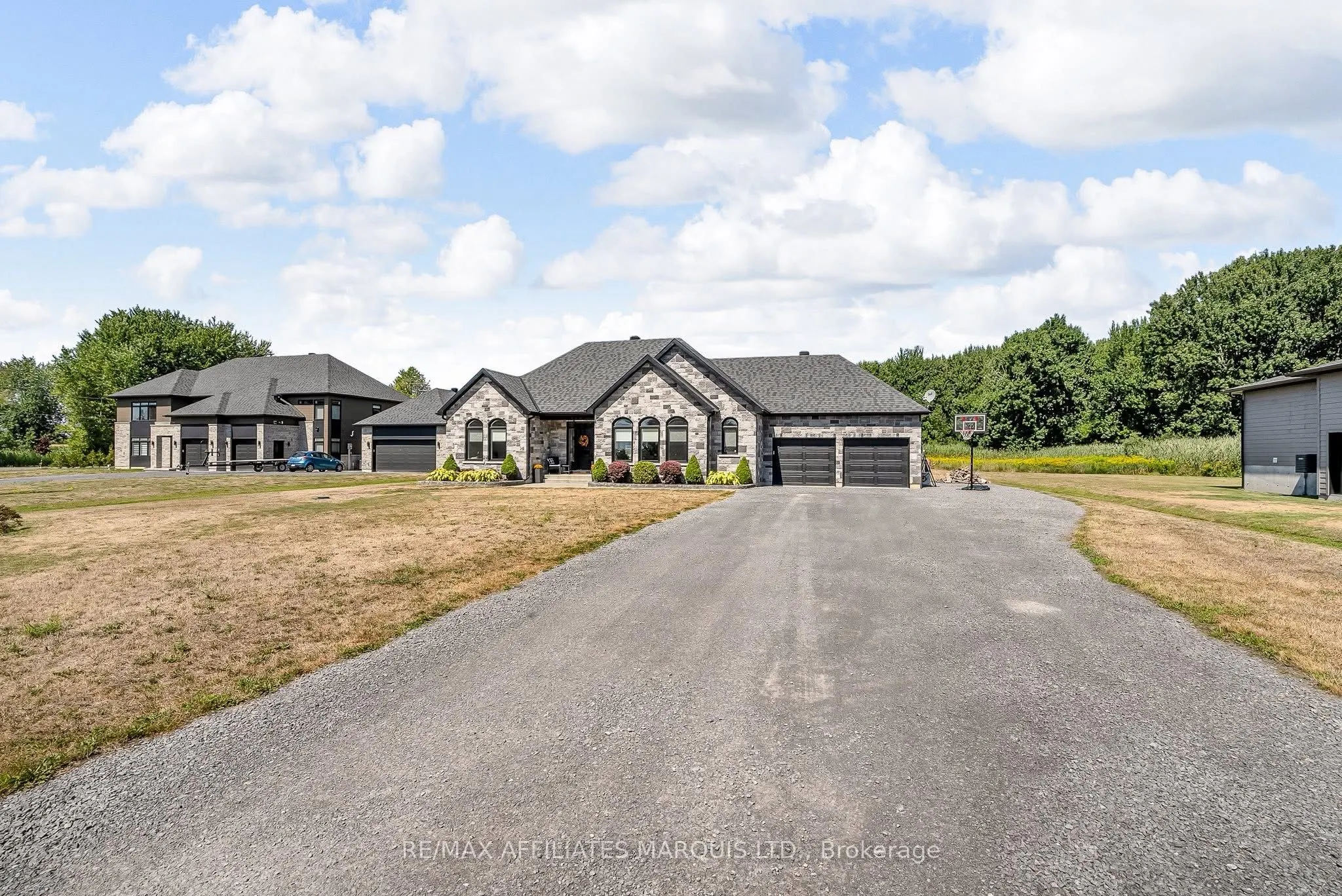 20531 Old Montreal Road