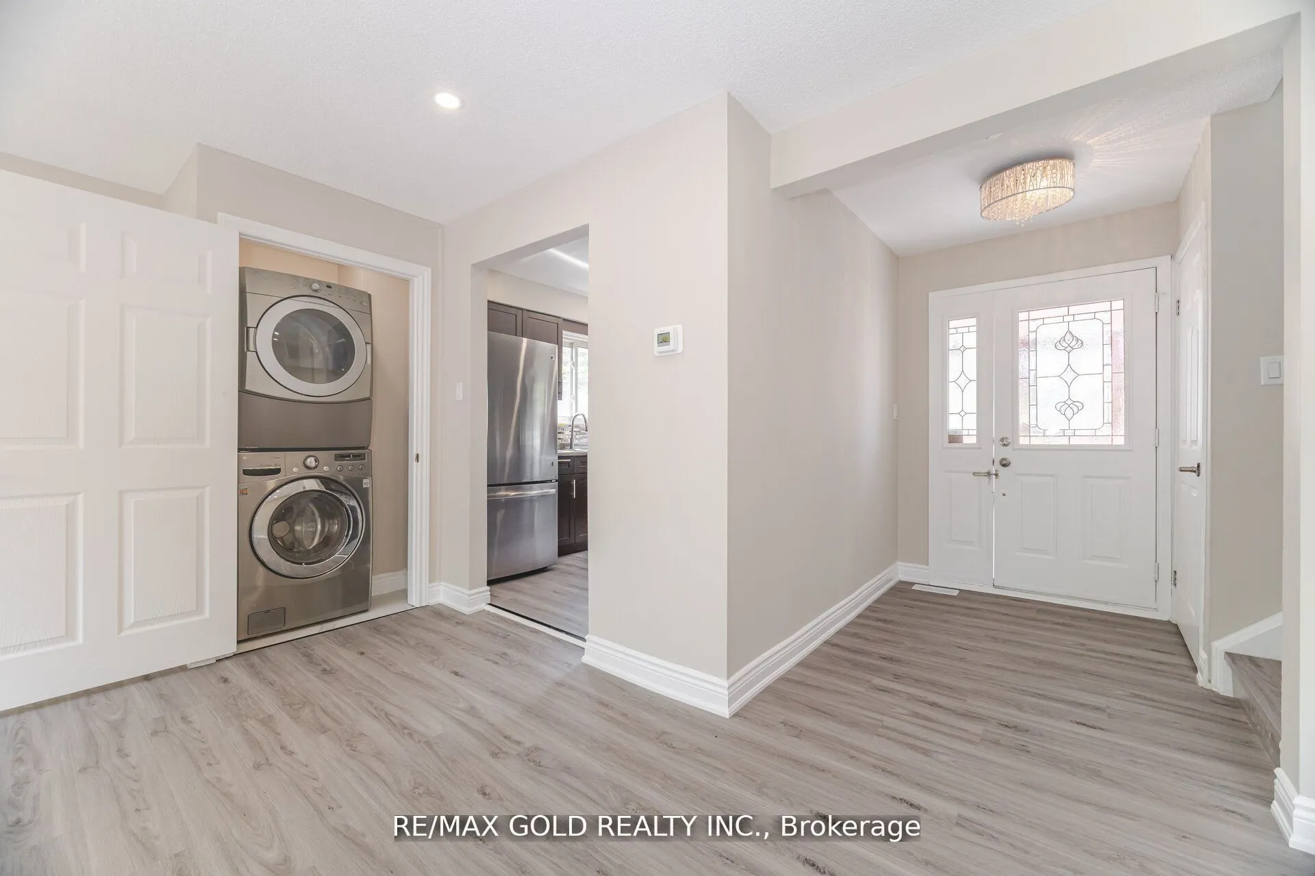 212 Cedarwoods Crescent