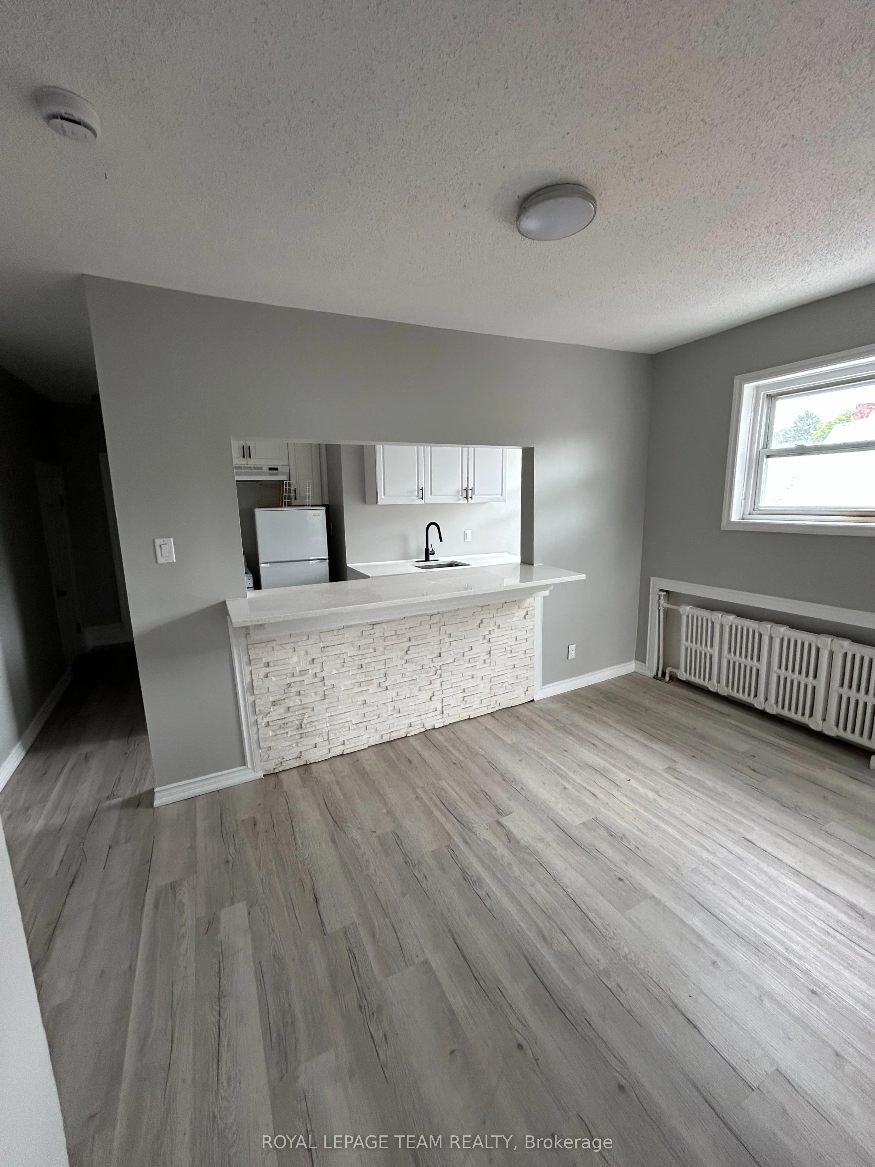 883 Somerset Street W, #6