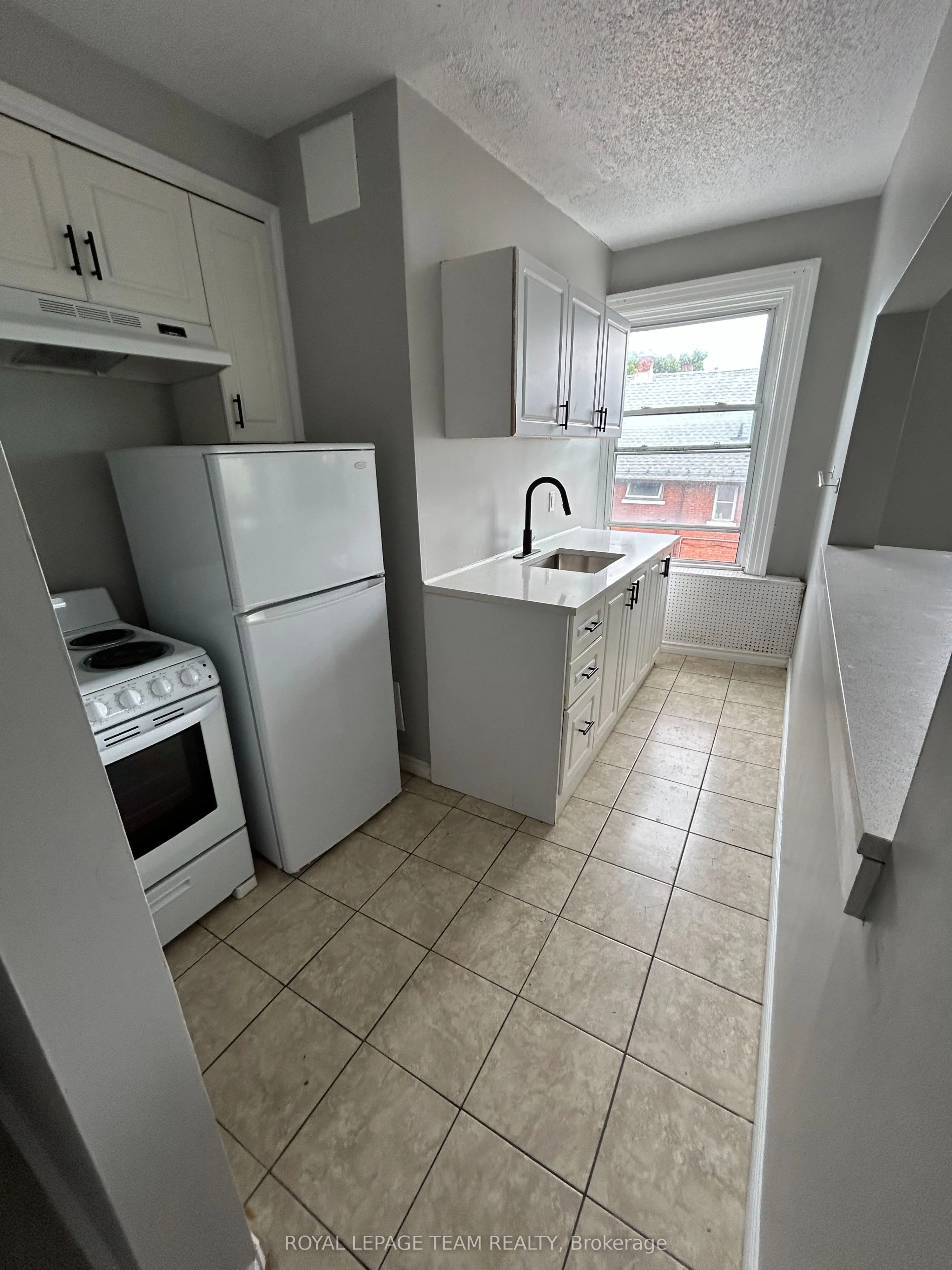883 Somerset Street W, #6