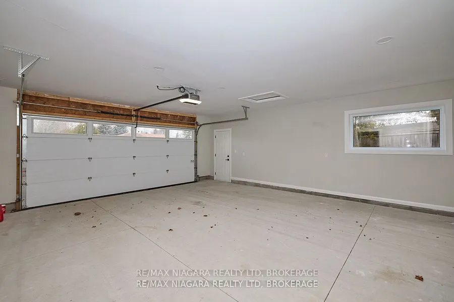 3873 Glenview Drive
