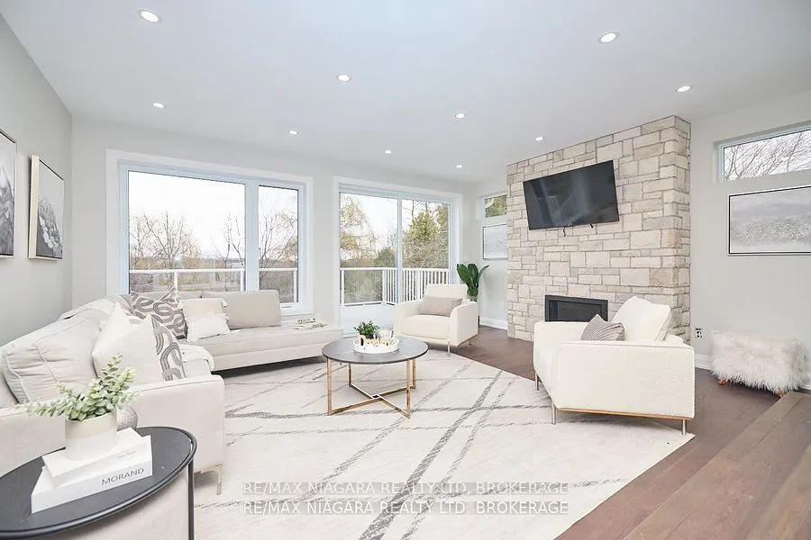 3873 Glenview Drive