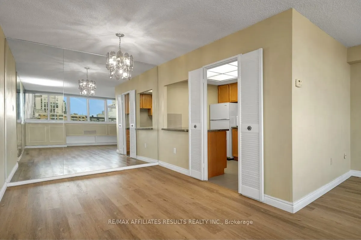 500 Laurier Avenue W, #1103