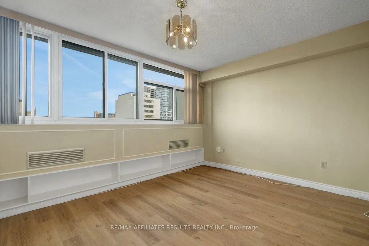 500 Laurier Avenue W, #1103