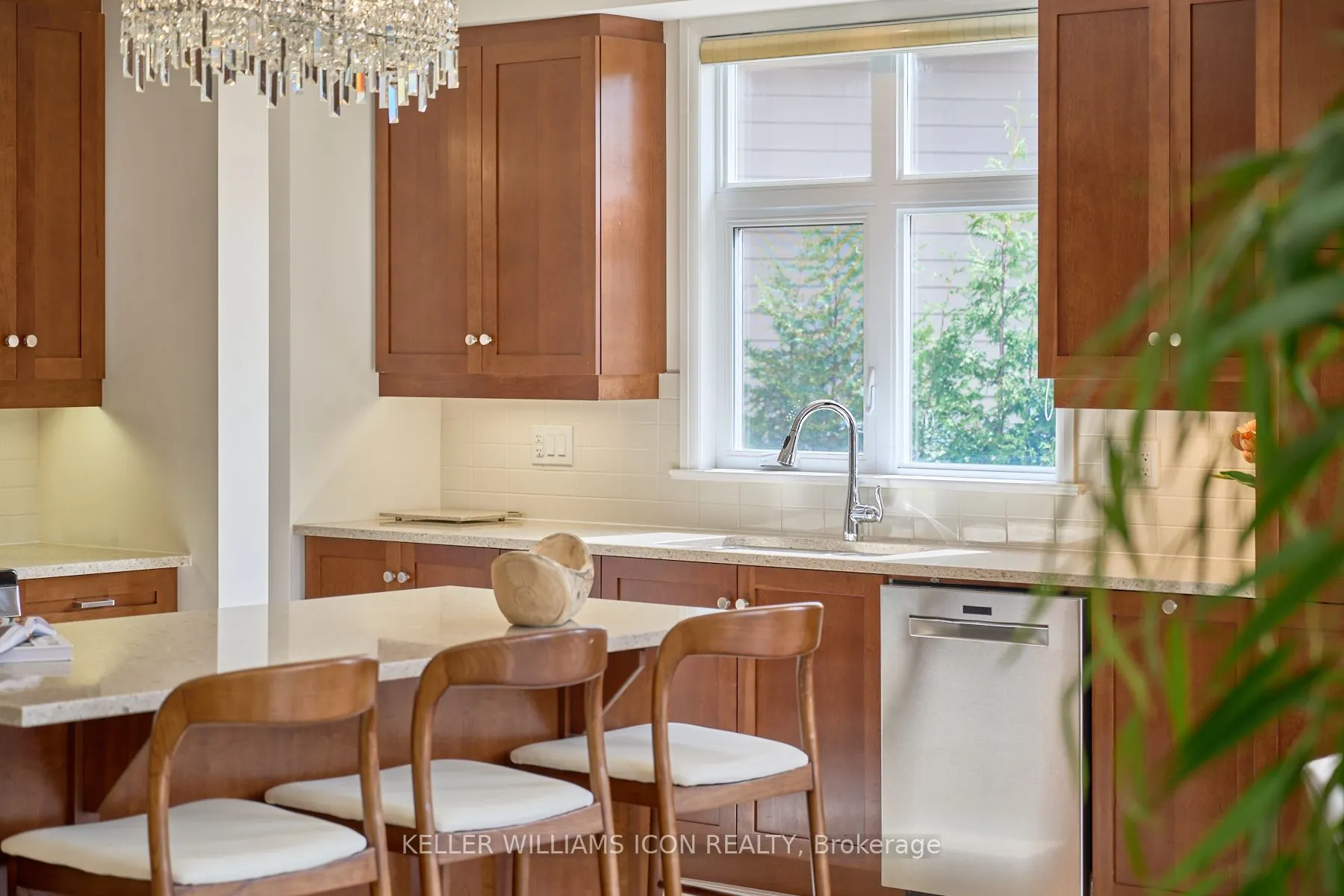 218 Gabbro Crescent