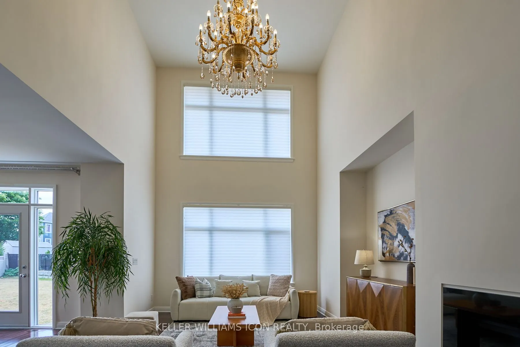 218 Gabbro Crescent