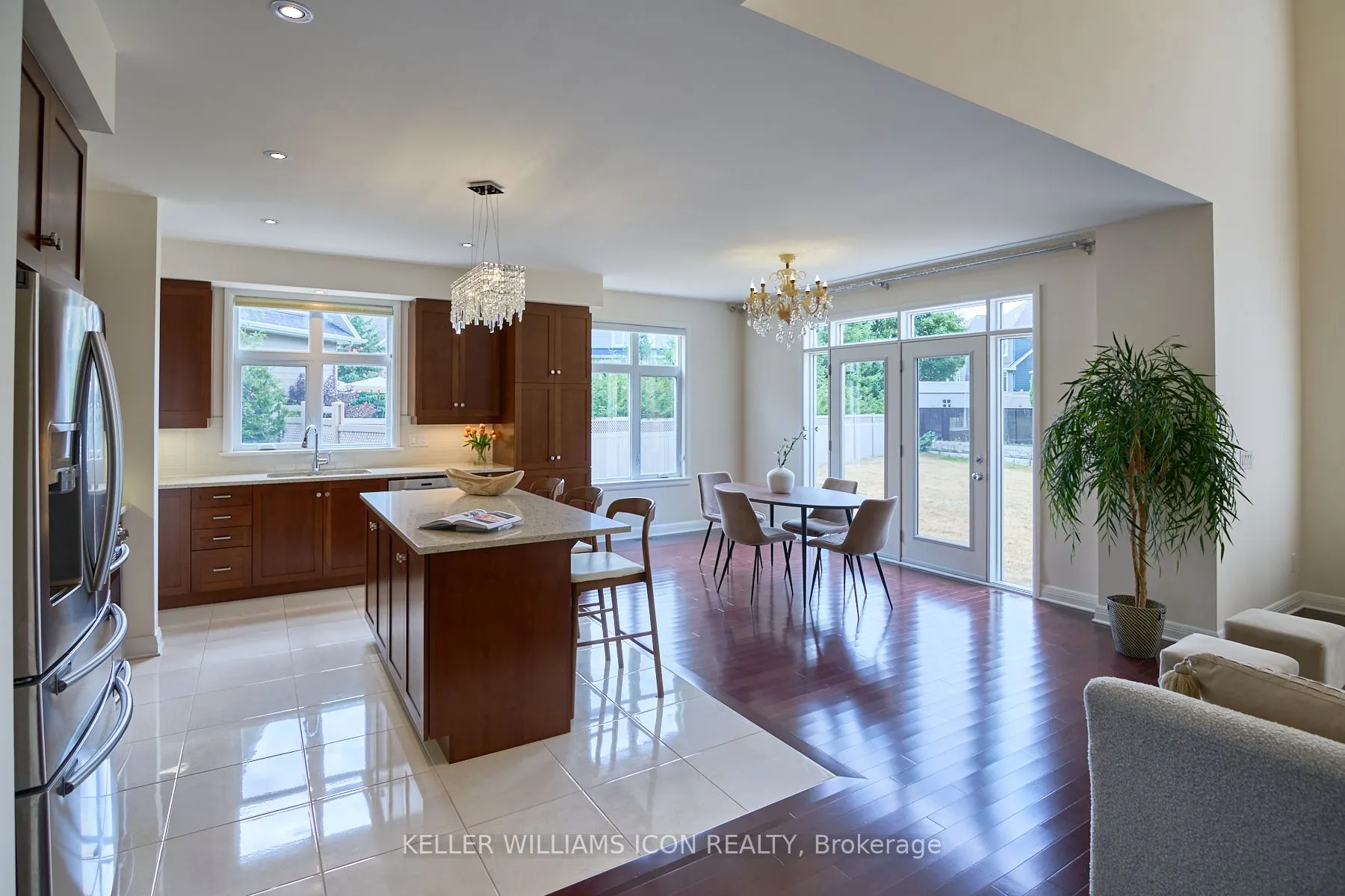 218 Gabbro Crescent