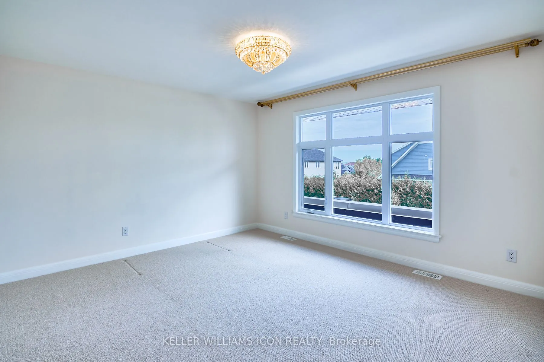 218 Gabbro Crescent