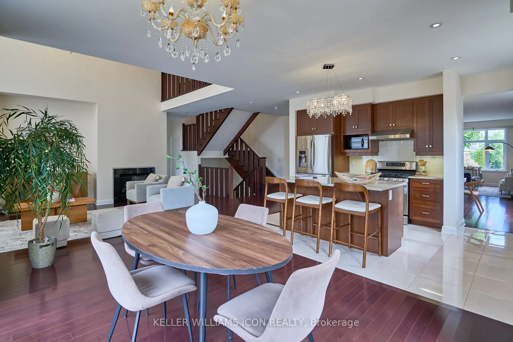 218 Gabbro Crescent
