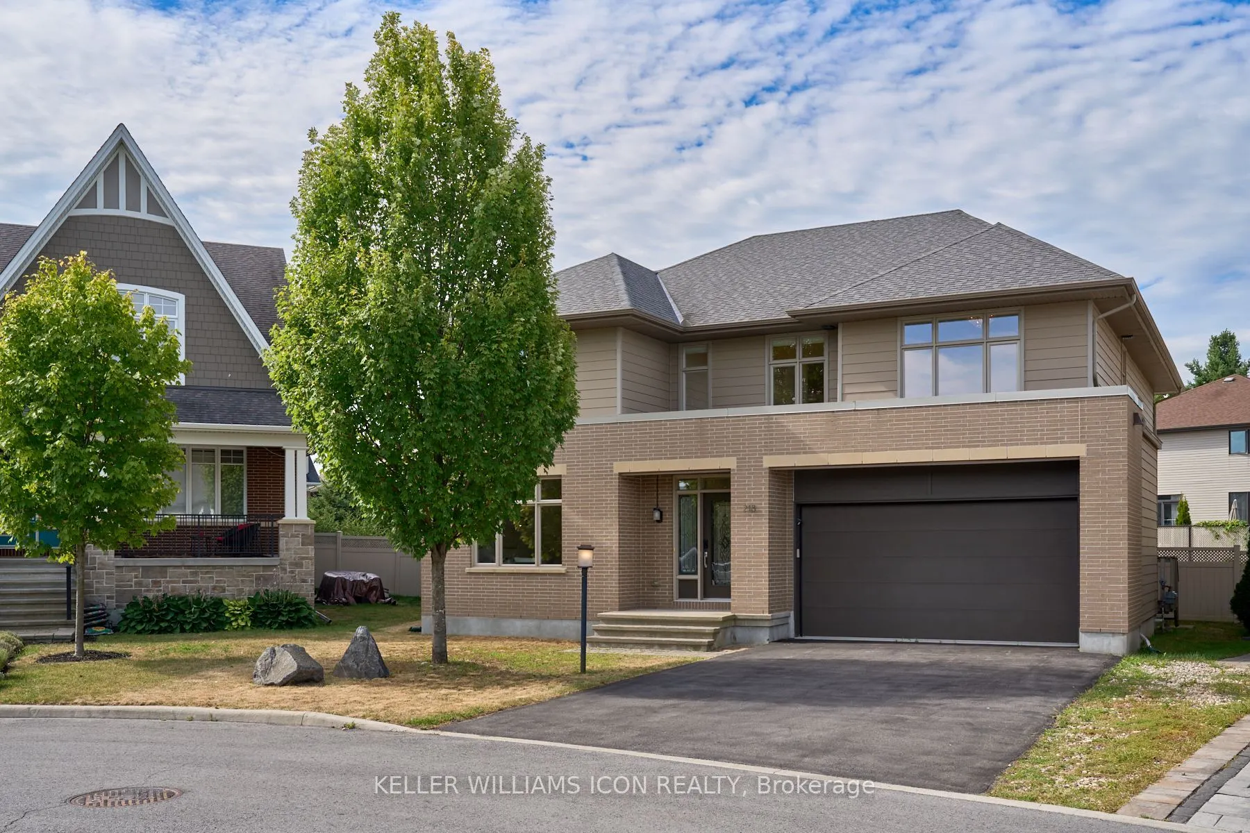 218 Gabbro Crescent