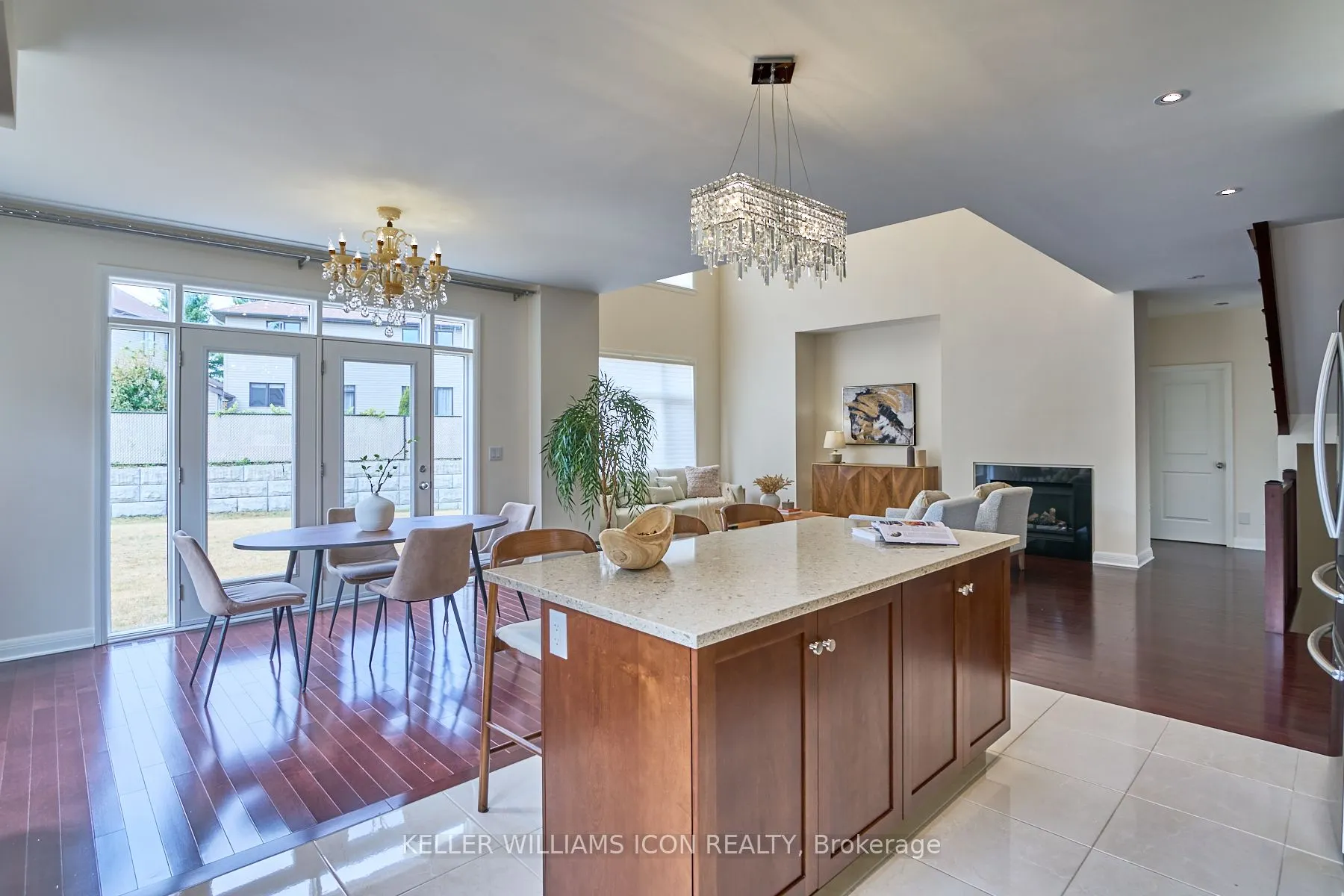 218 Gabbro Crescent