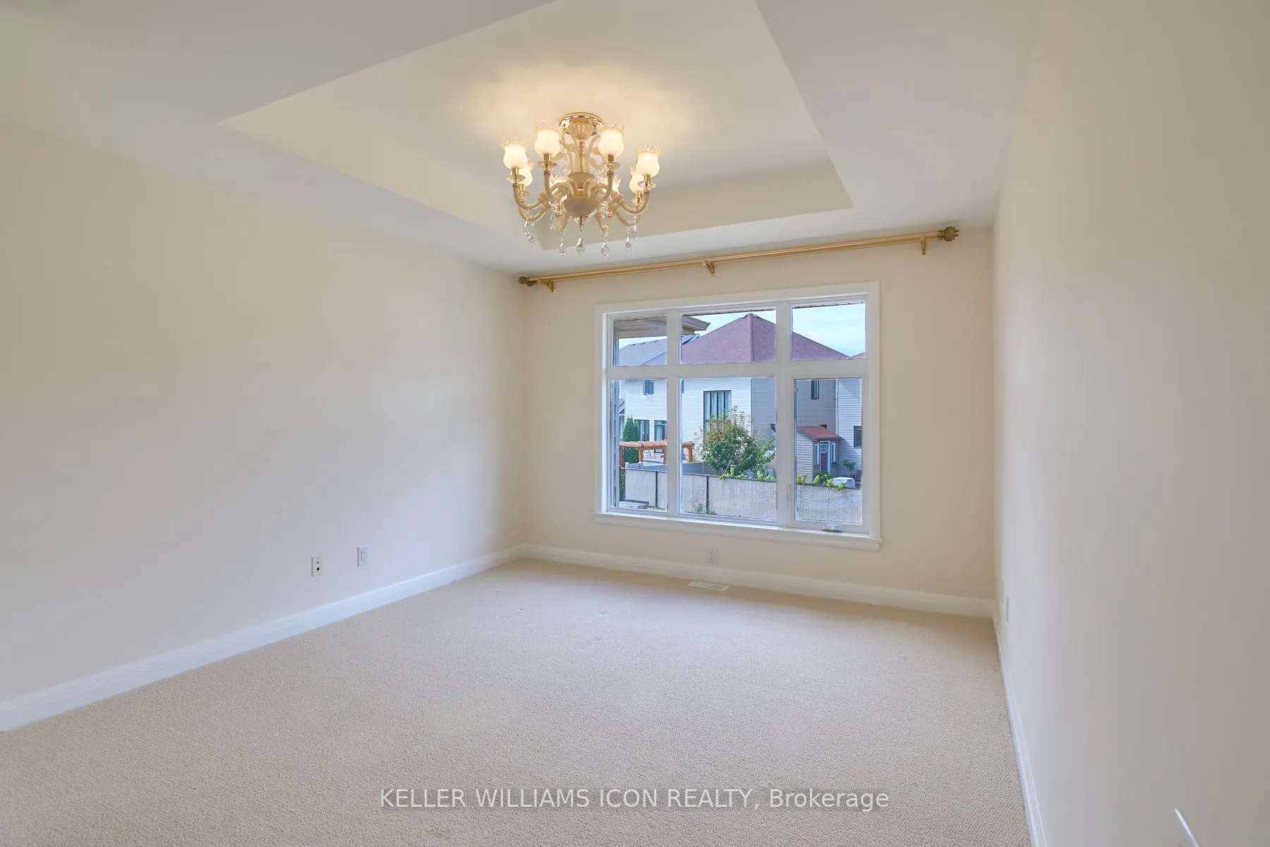 218 Gabbro Crescent