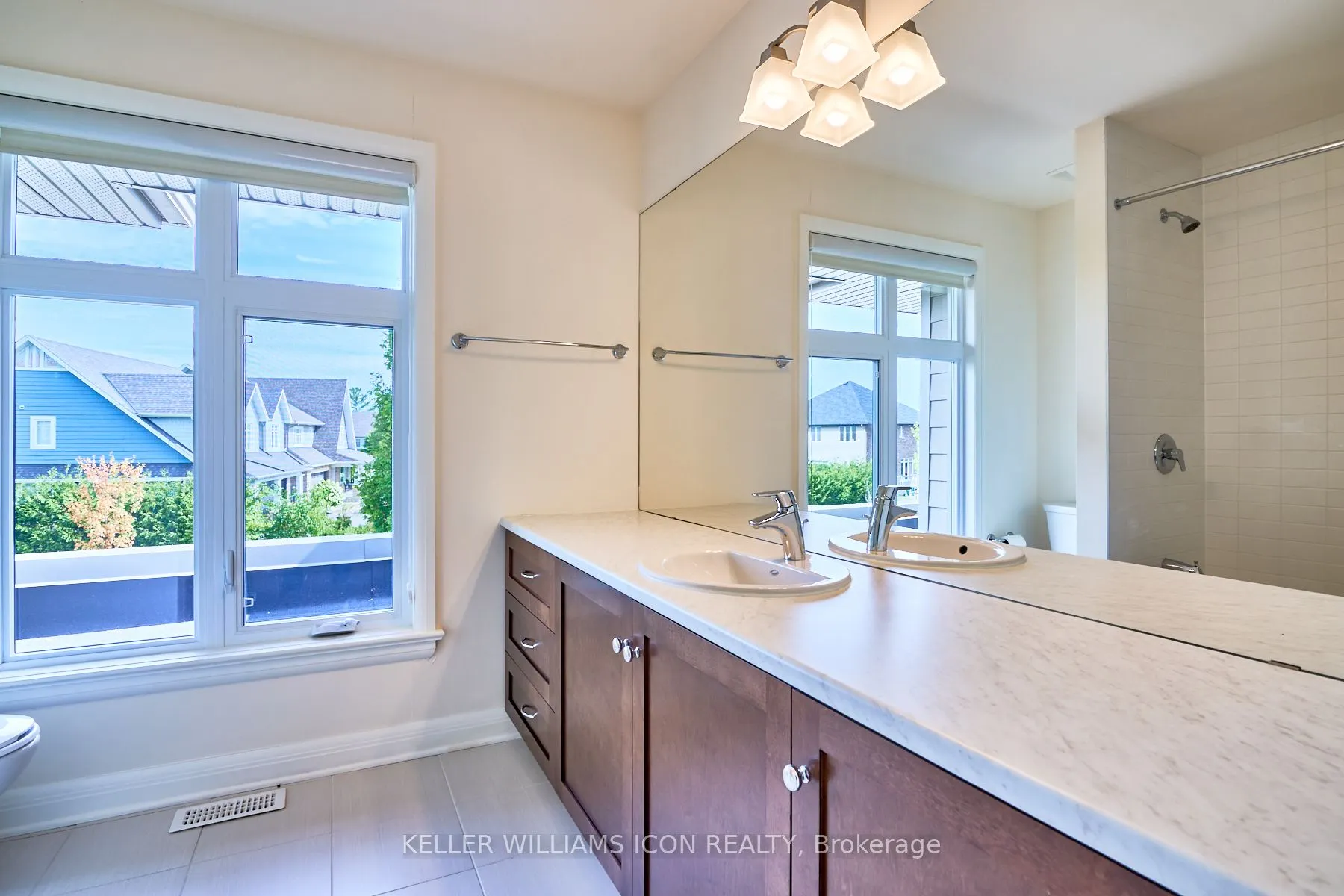 218 Gabbro Crescent