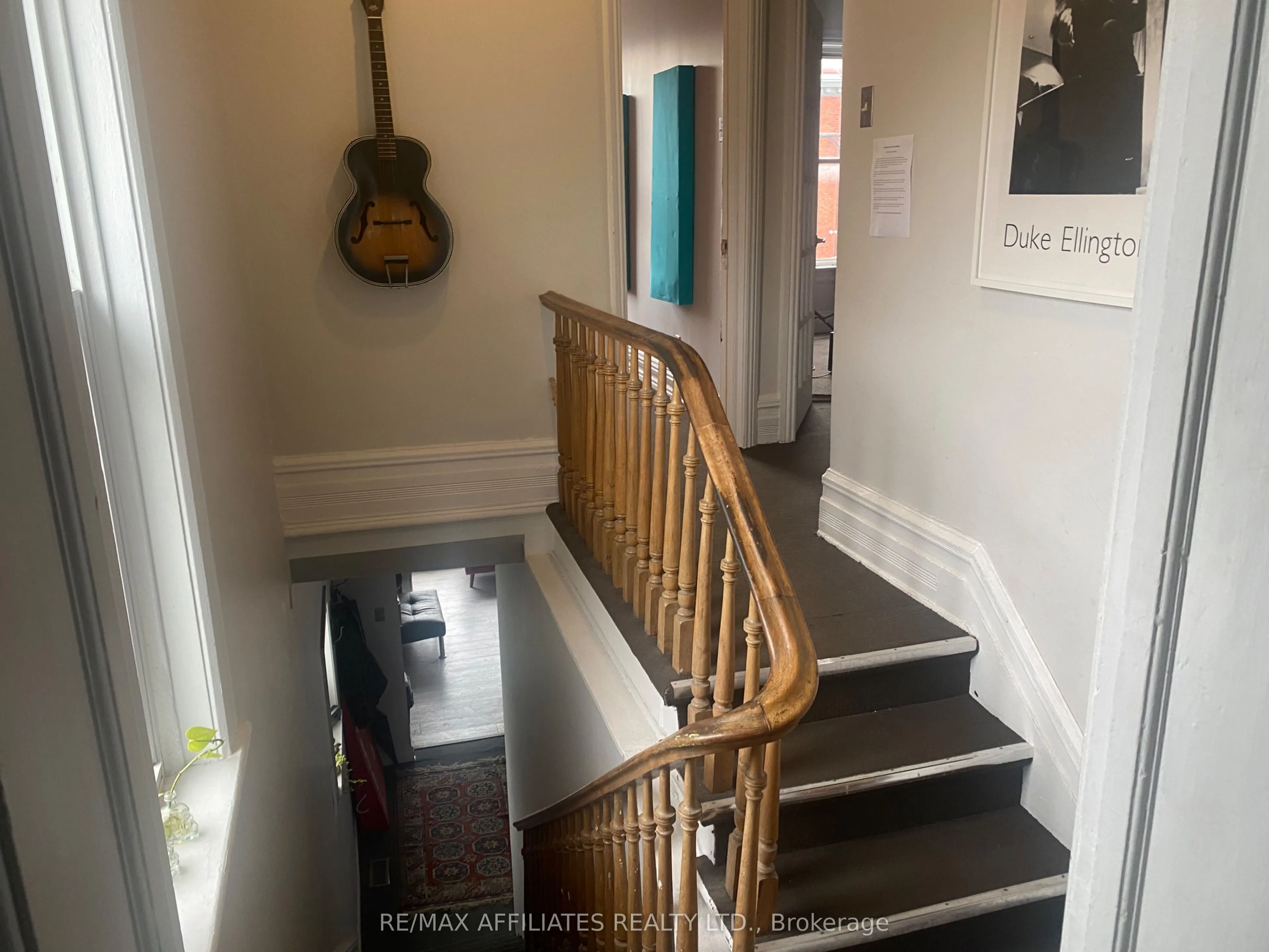 390 Gladstone Avenue