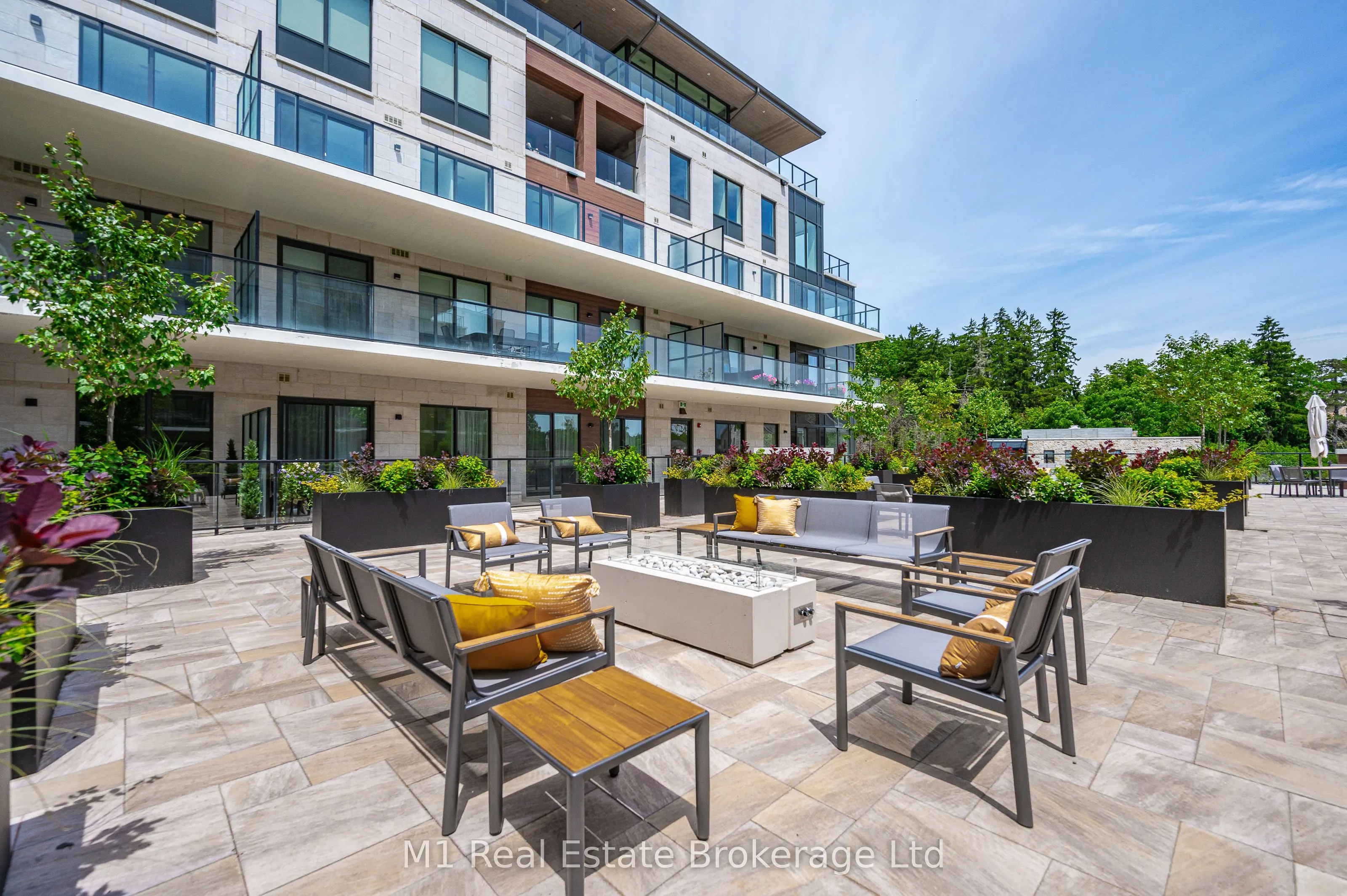 6523 Wellington 7 Road, #402