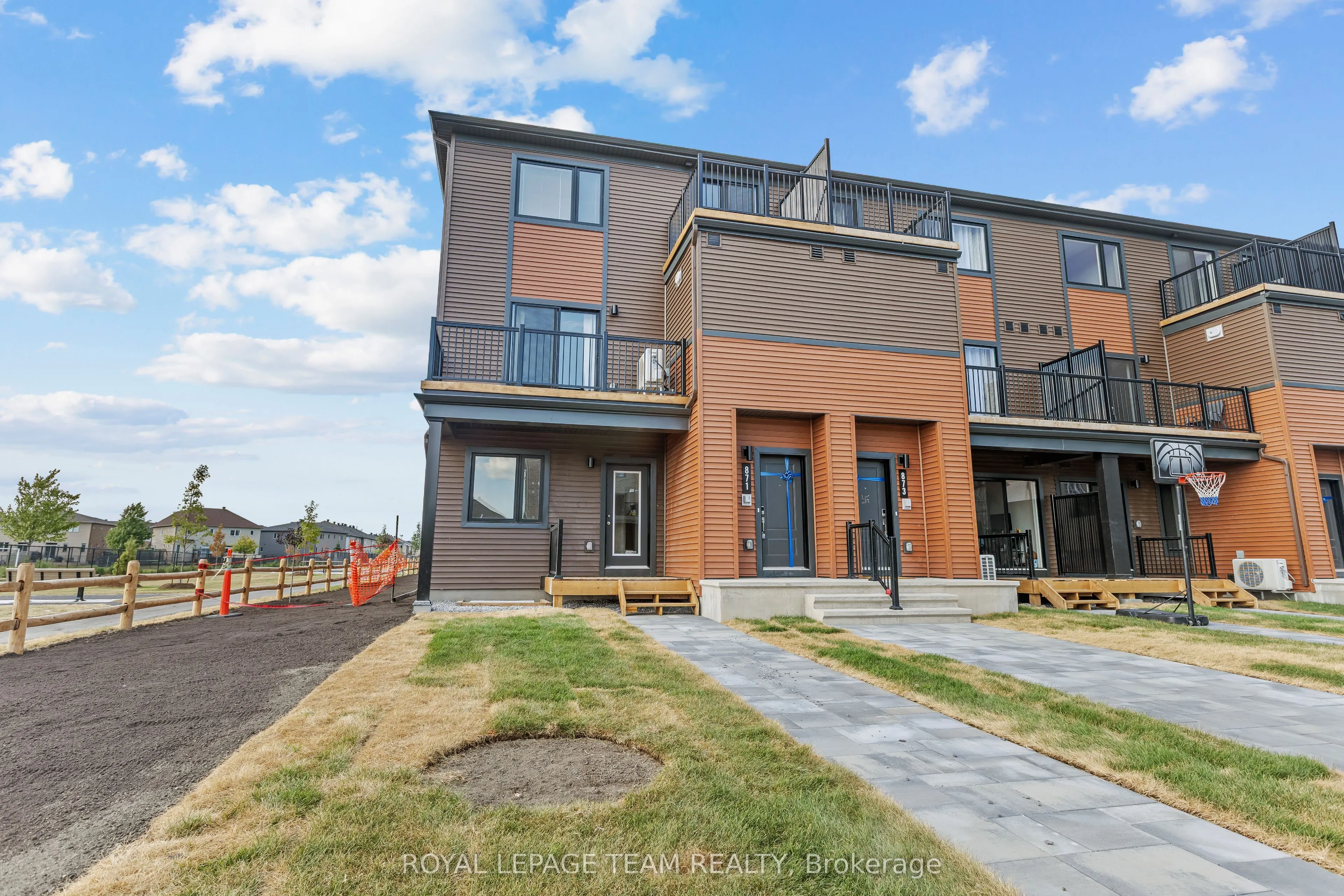 871 Decoeur Drive, #00