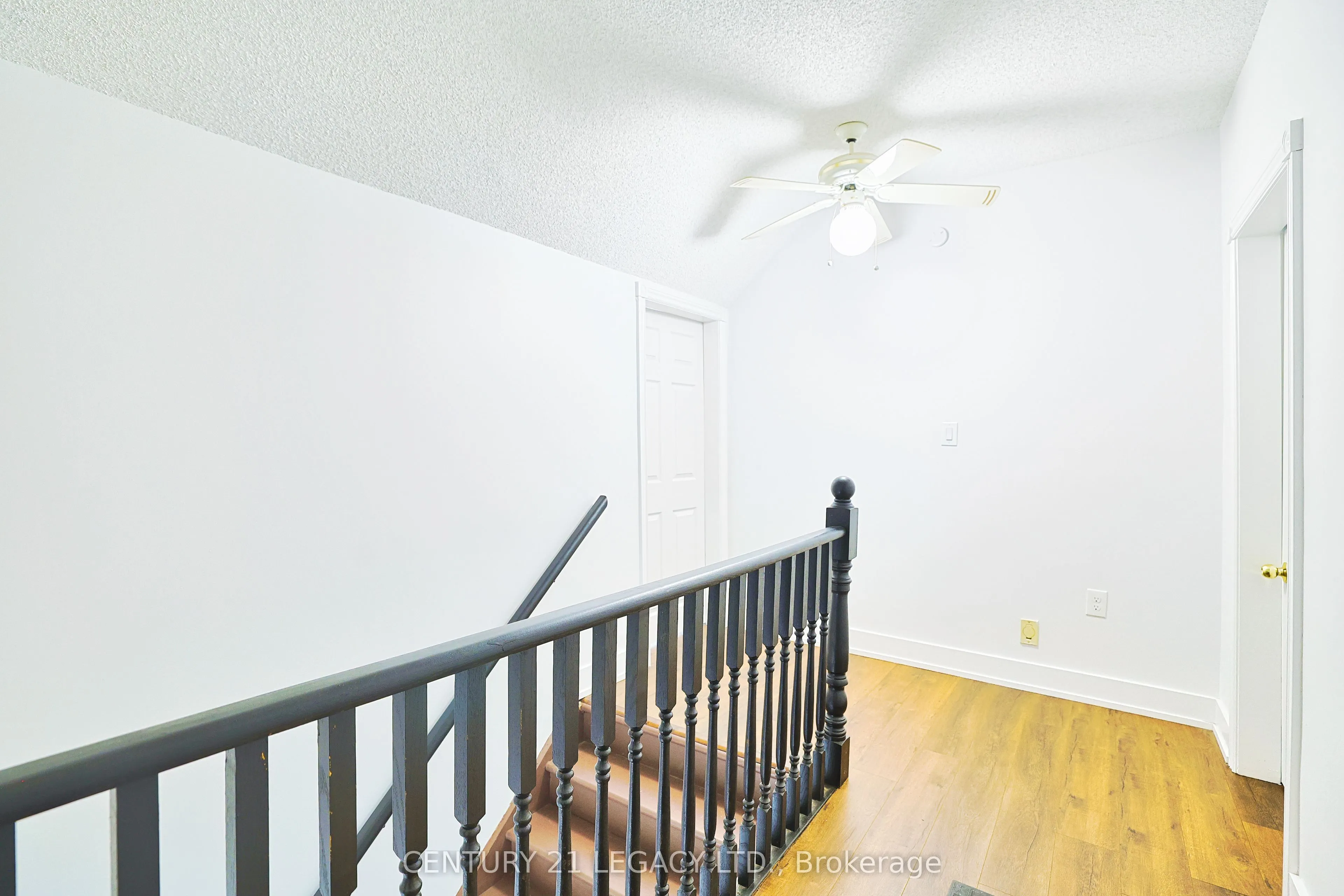 23 Lansdowne Street W