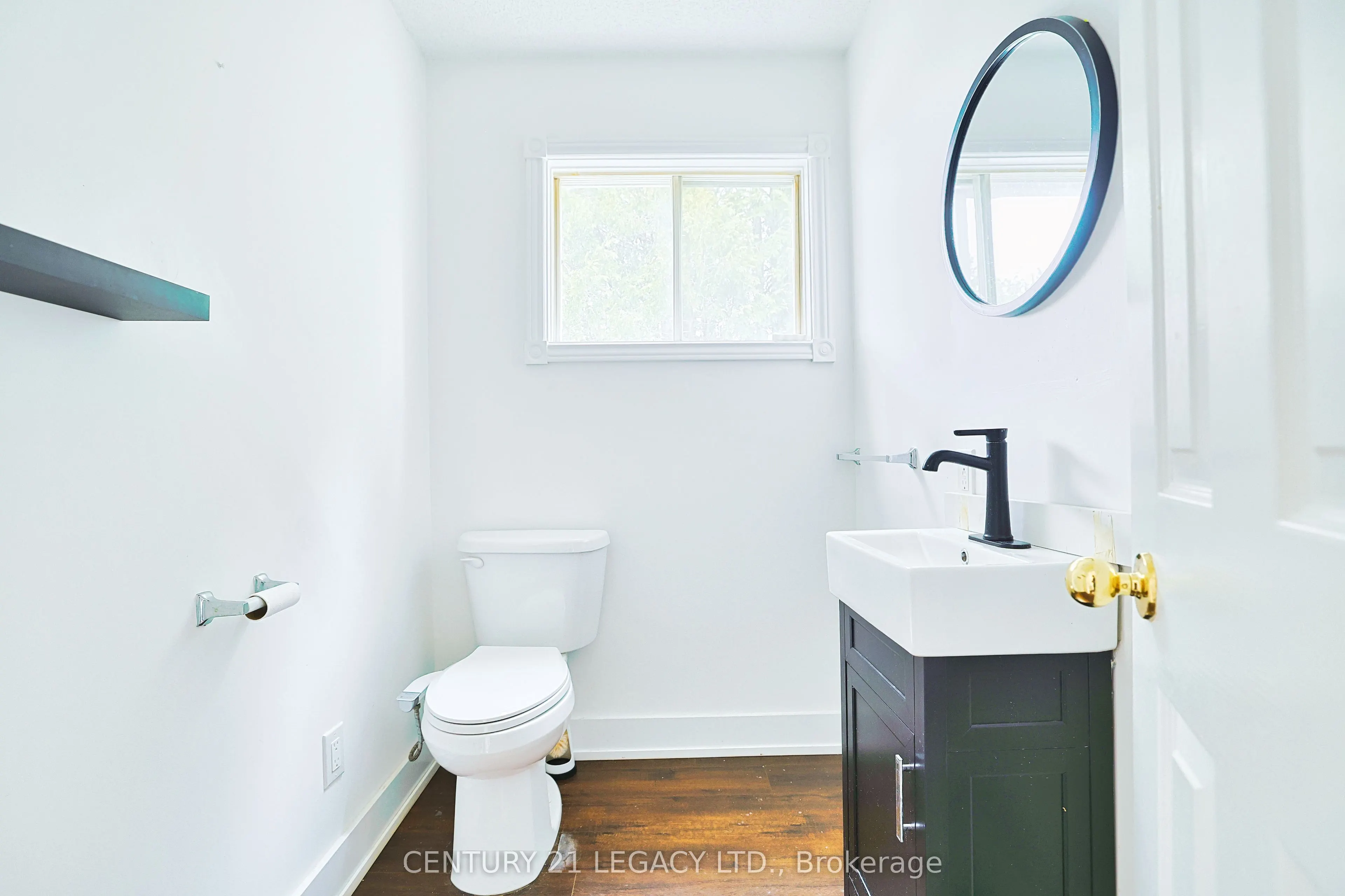 23 Lansdowne Street W