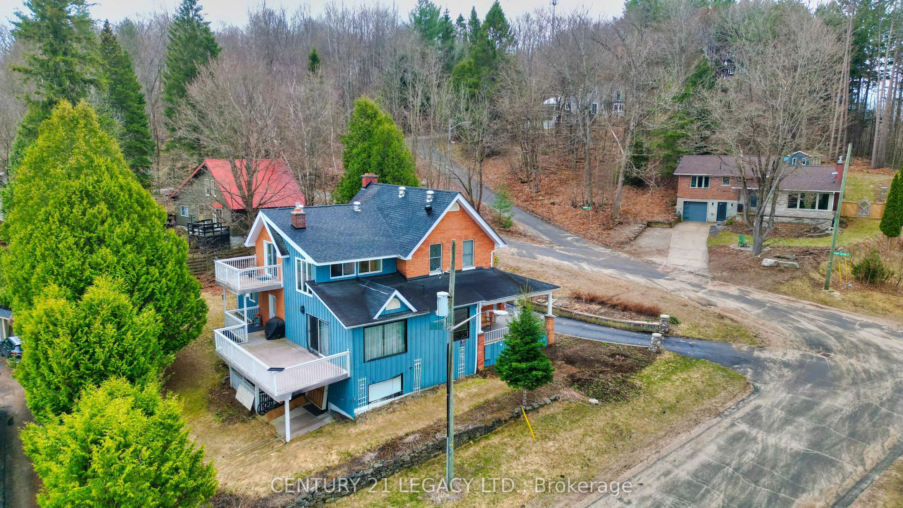 23 Lansdowne Street W